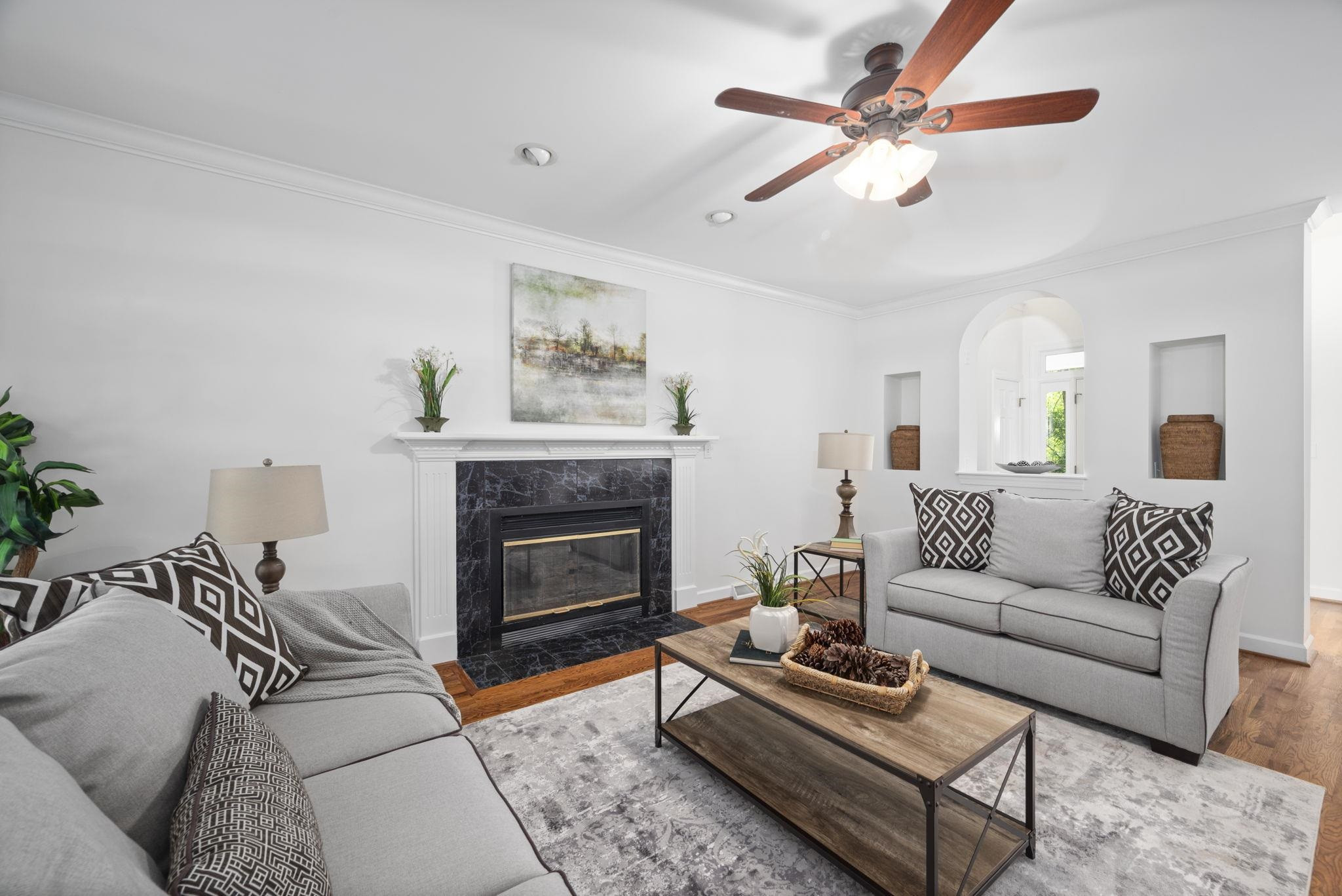 105 E Clarksville Court
