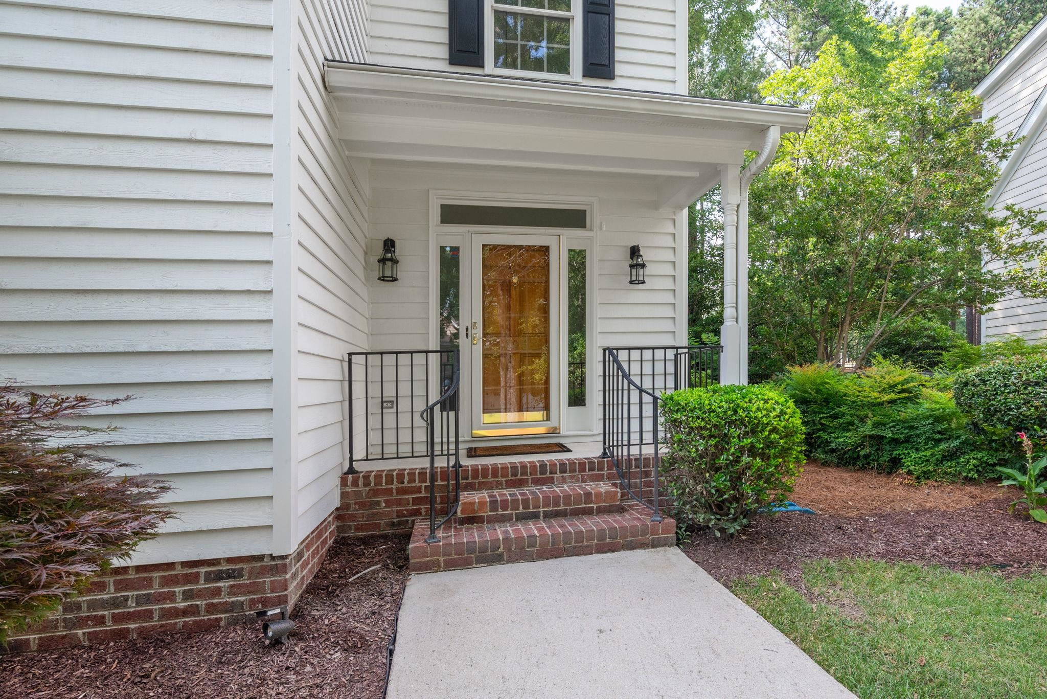 105 E Clarksville Court