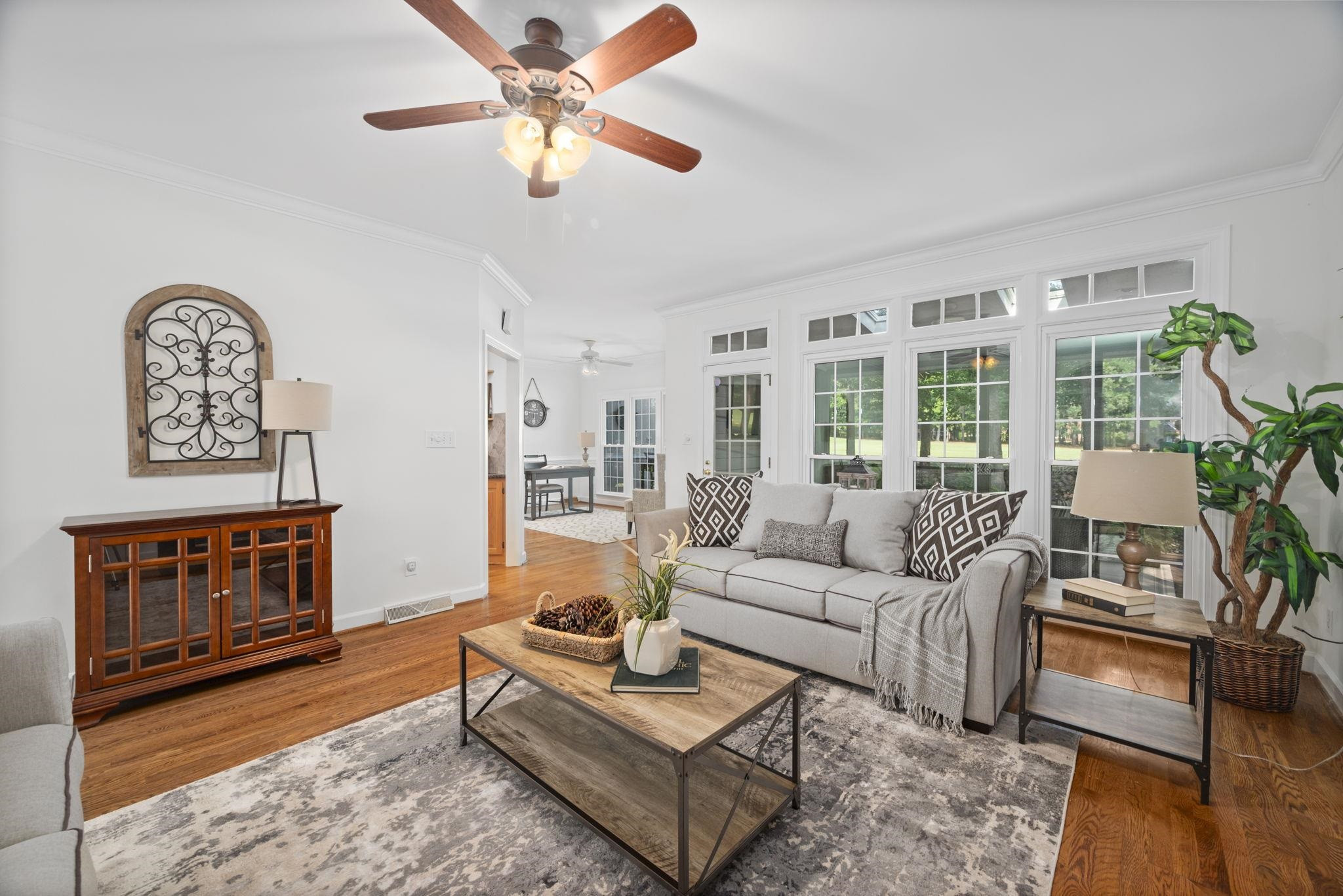 105 E Clarksville Court