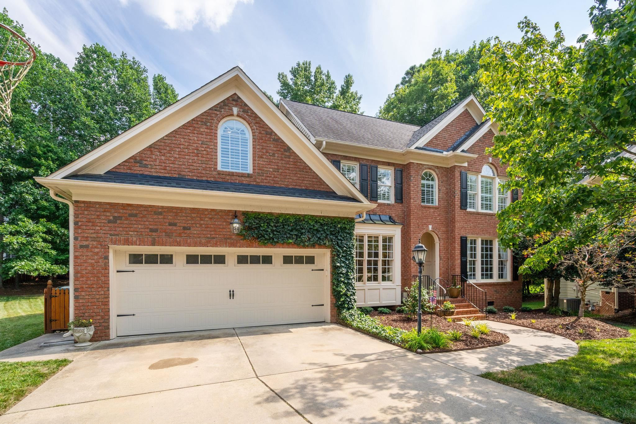 105 Robbins Reef Way