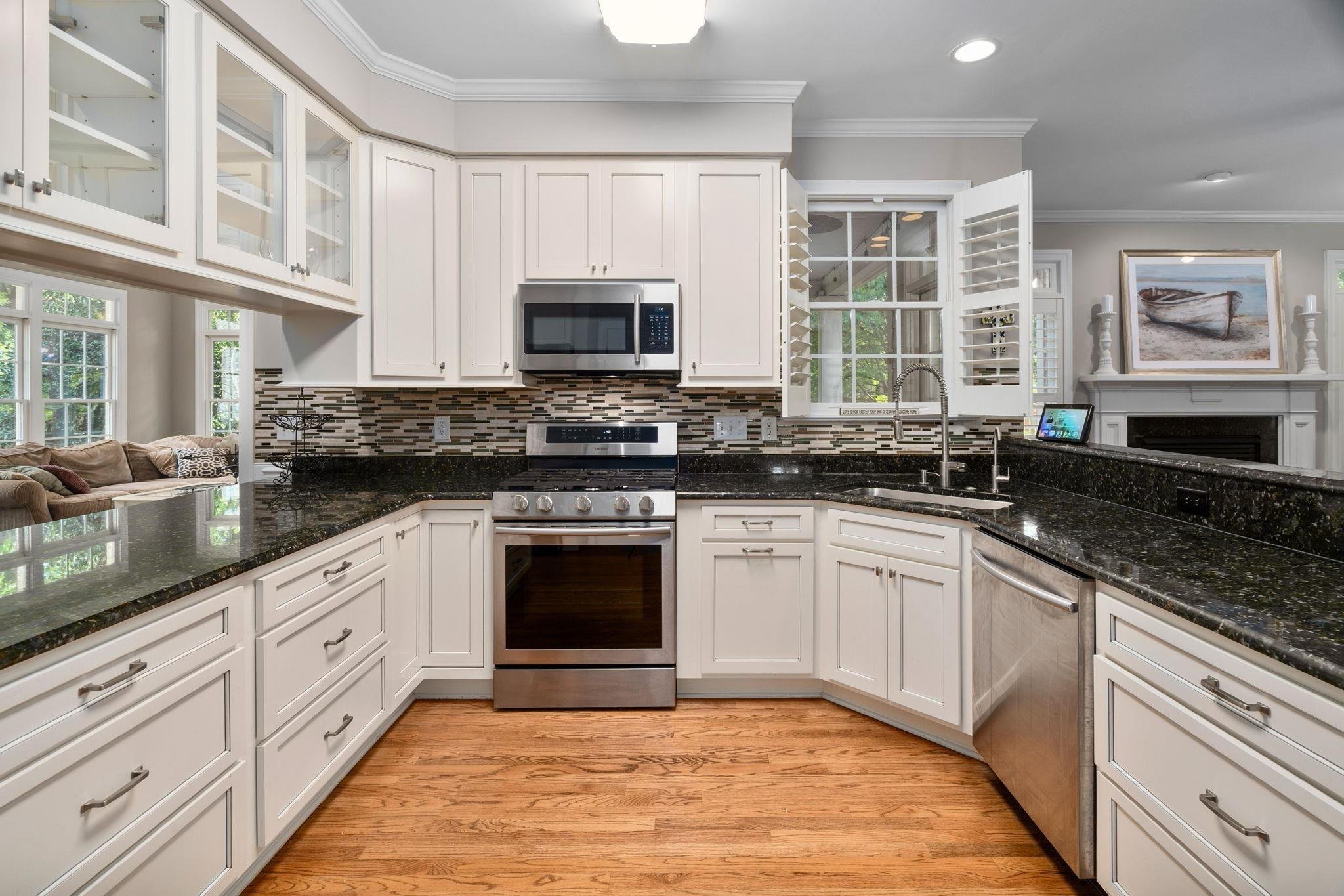 105 Robbins Reef Way