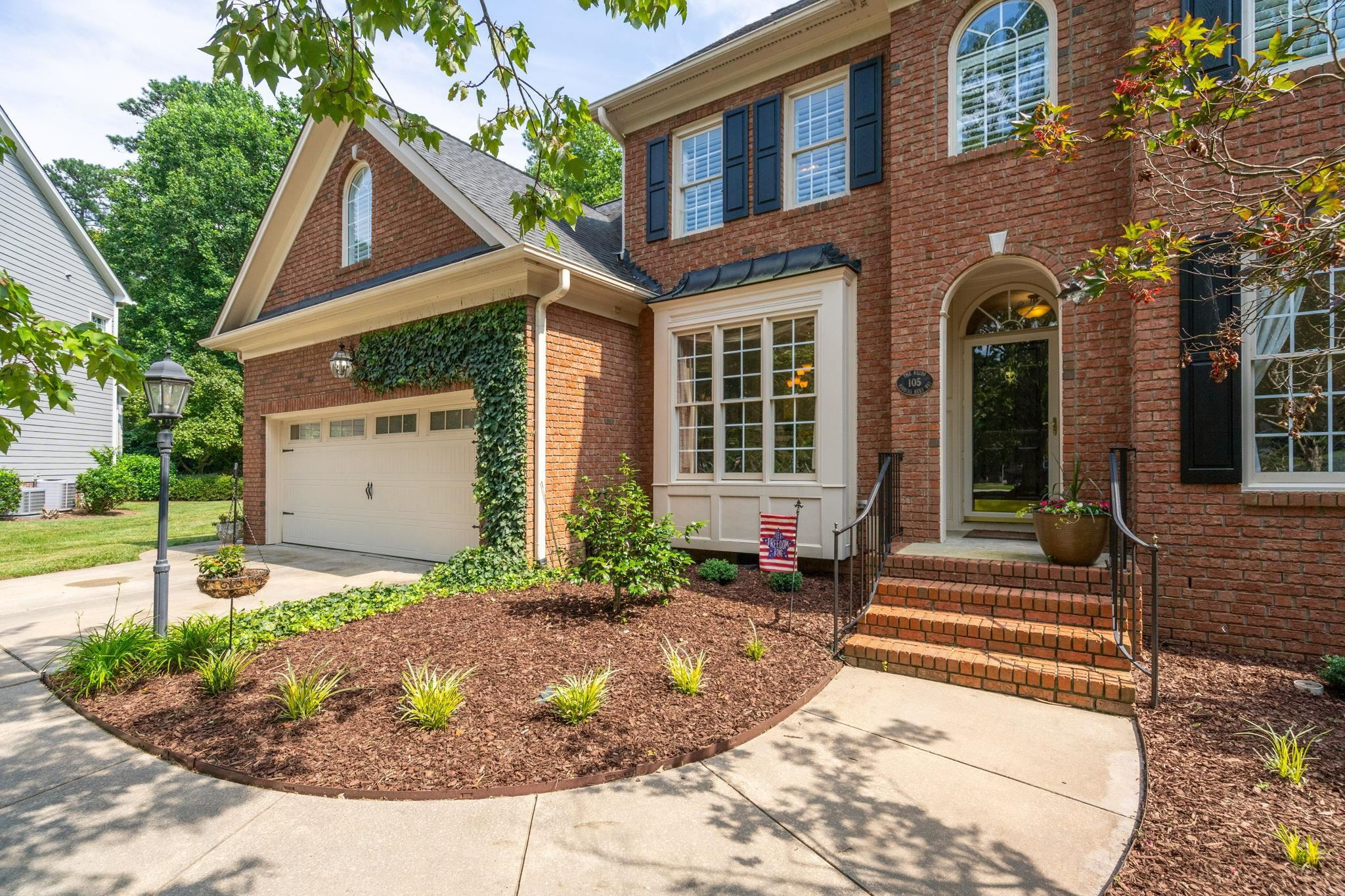 105 Robbins Reef Way