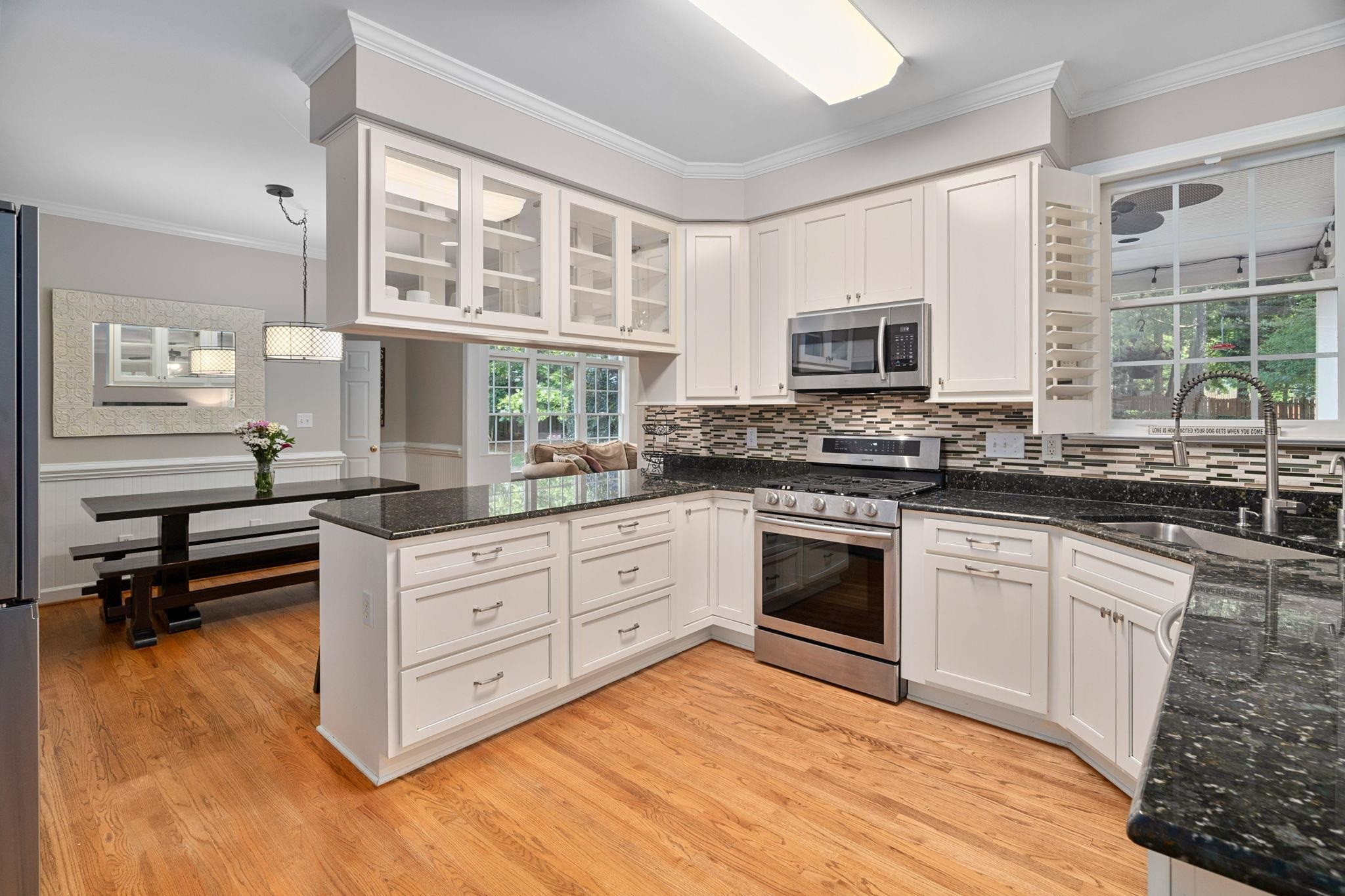 105 Robbins Reef Way