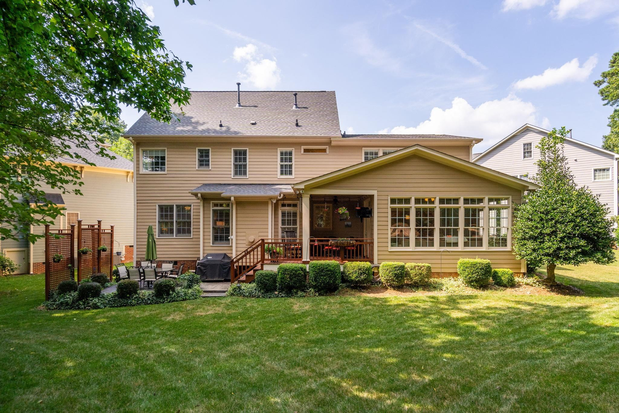 105 Robbins Reef Way