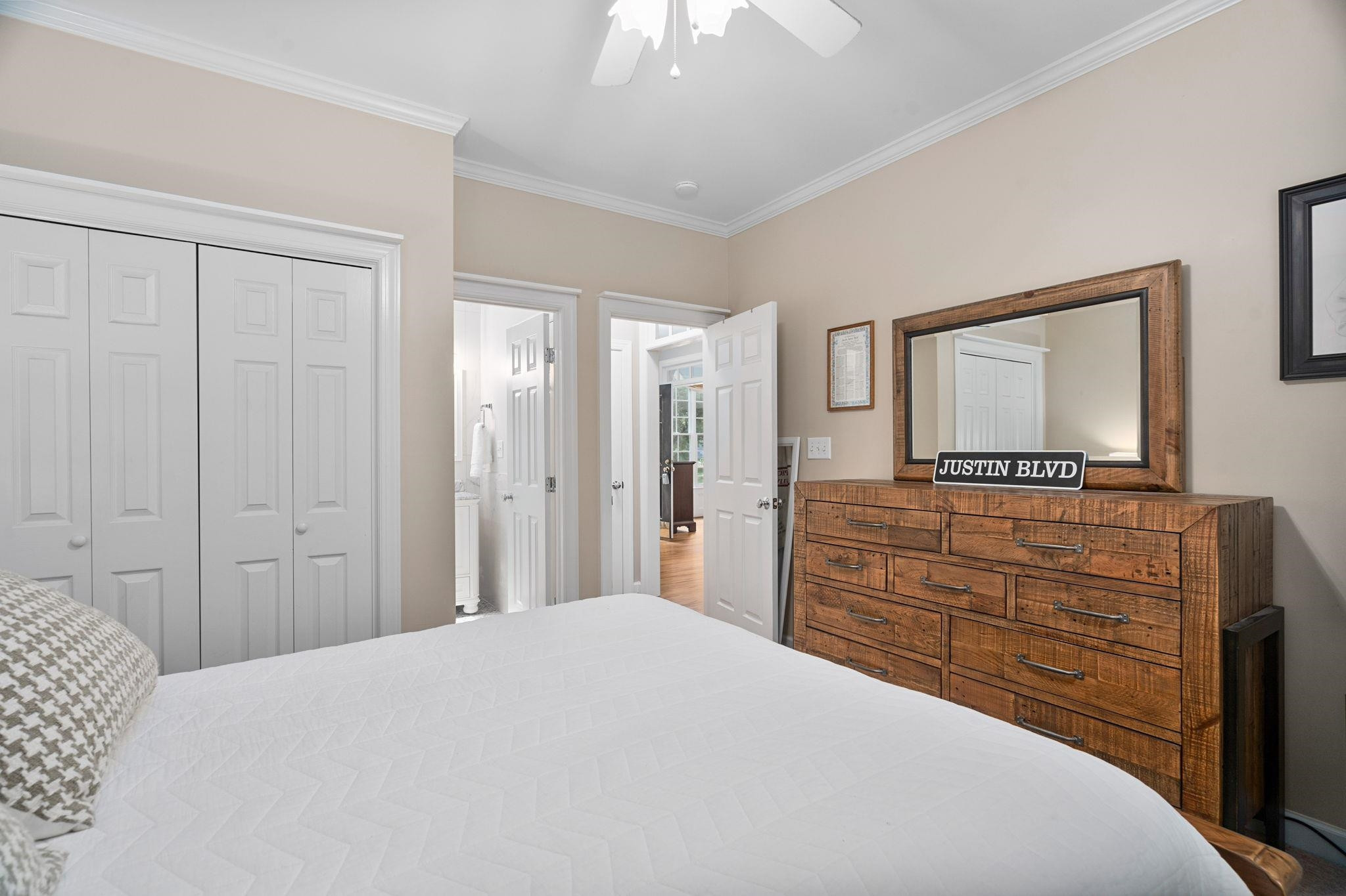 105 Robbins Reef Way