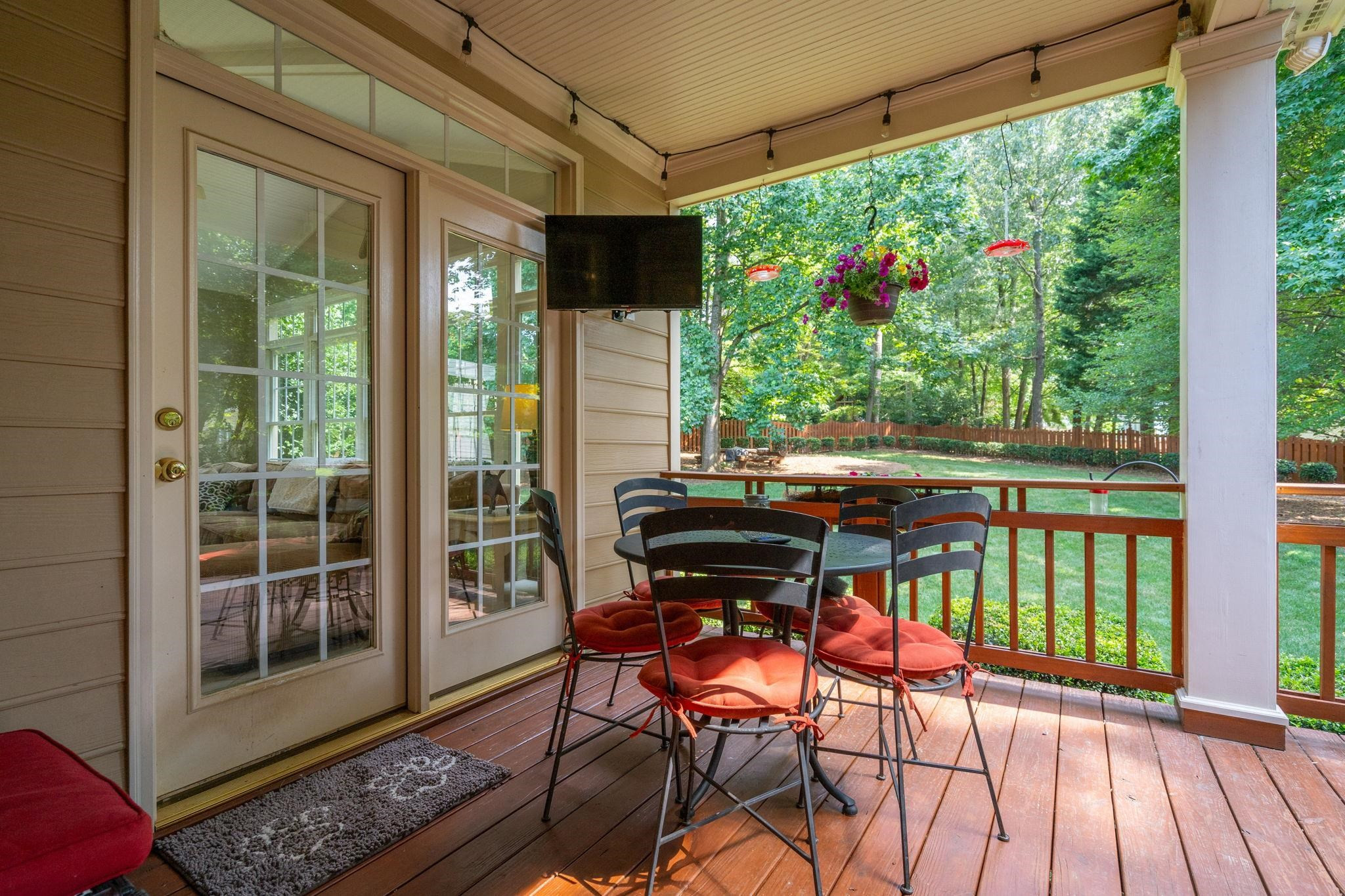 105 Robbins Reef Way