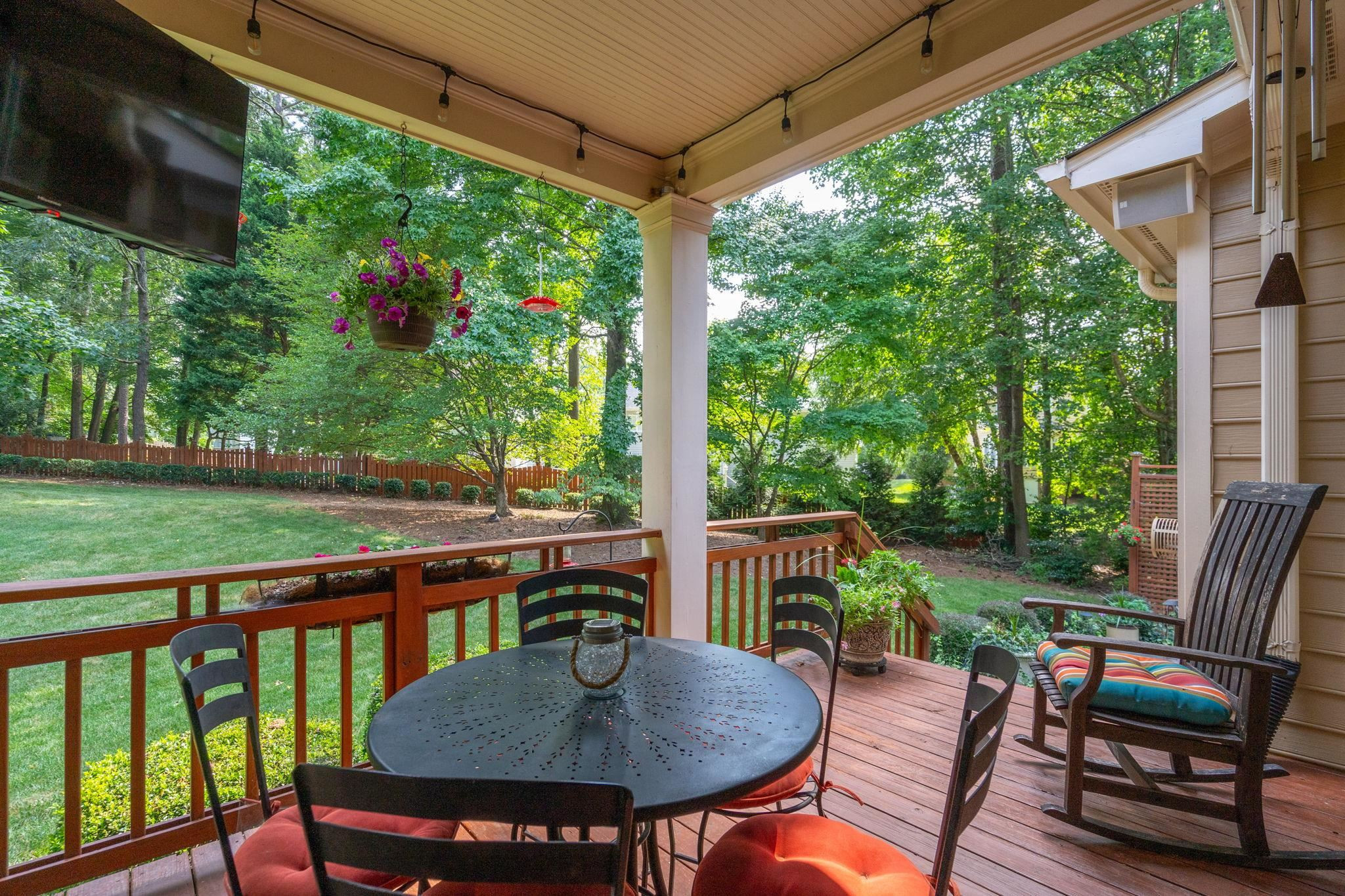 105 Robbins Reef Way