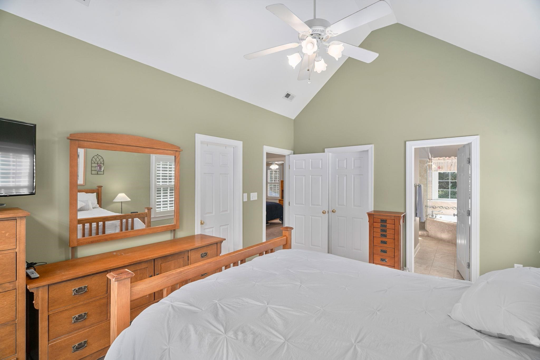 105 Robbins Reef Way