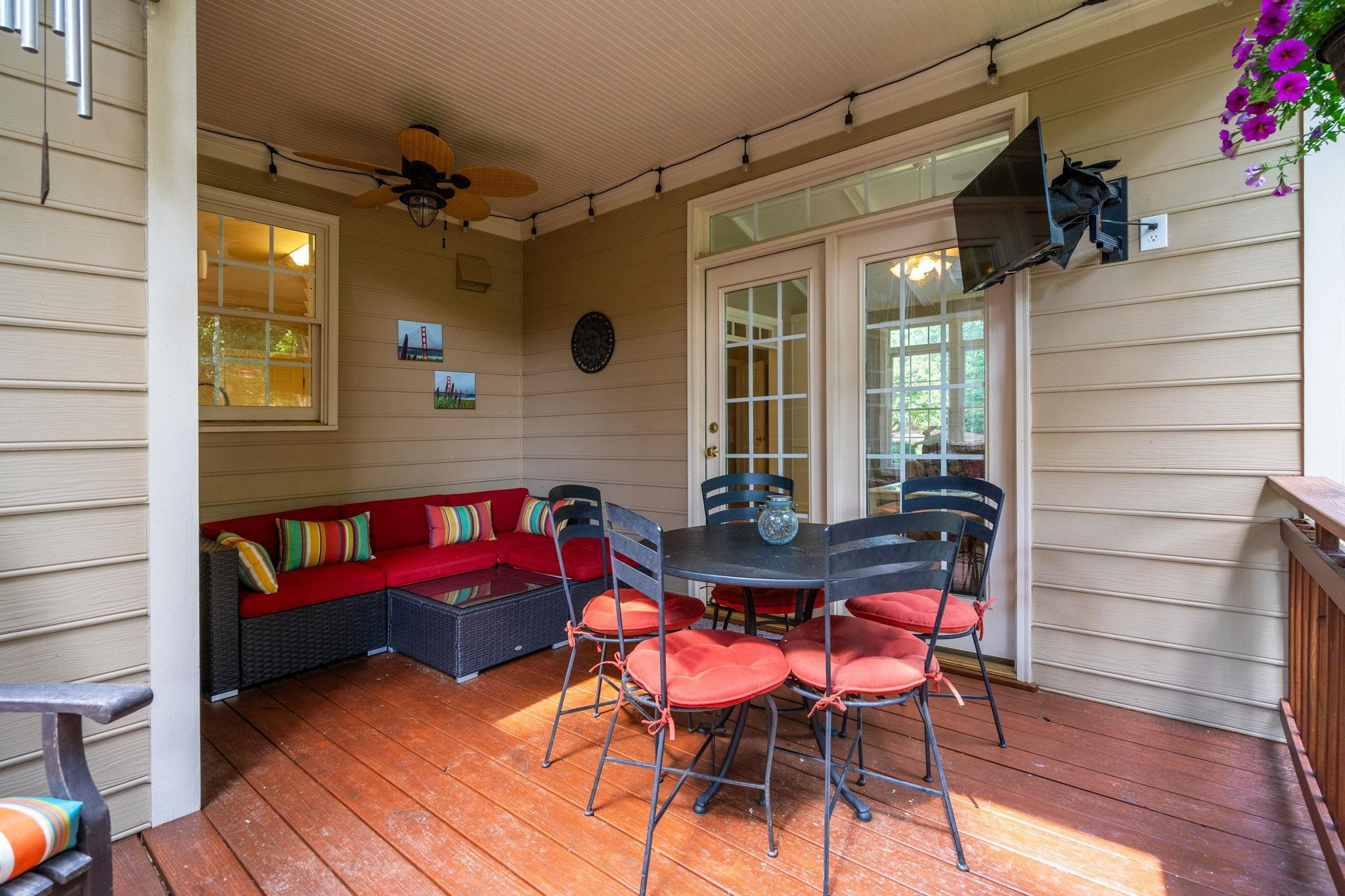 105 Robbins Reef Way