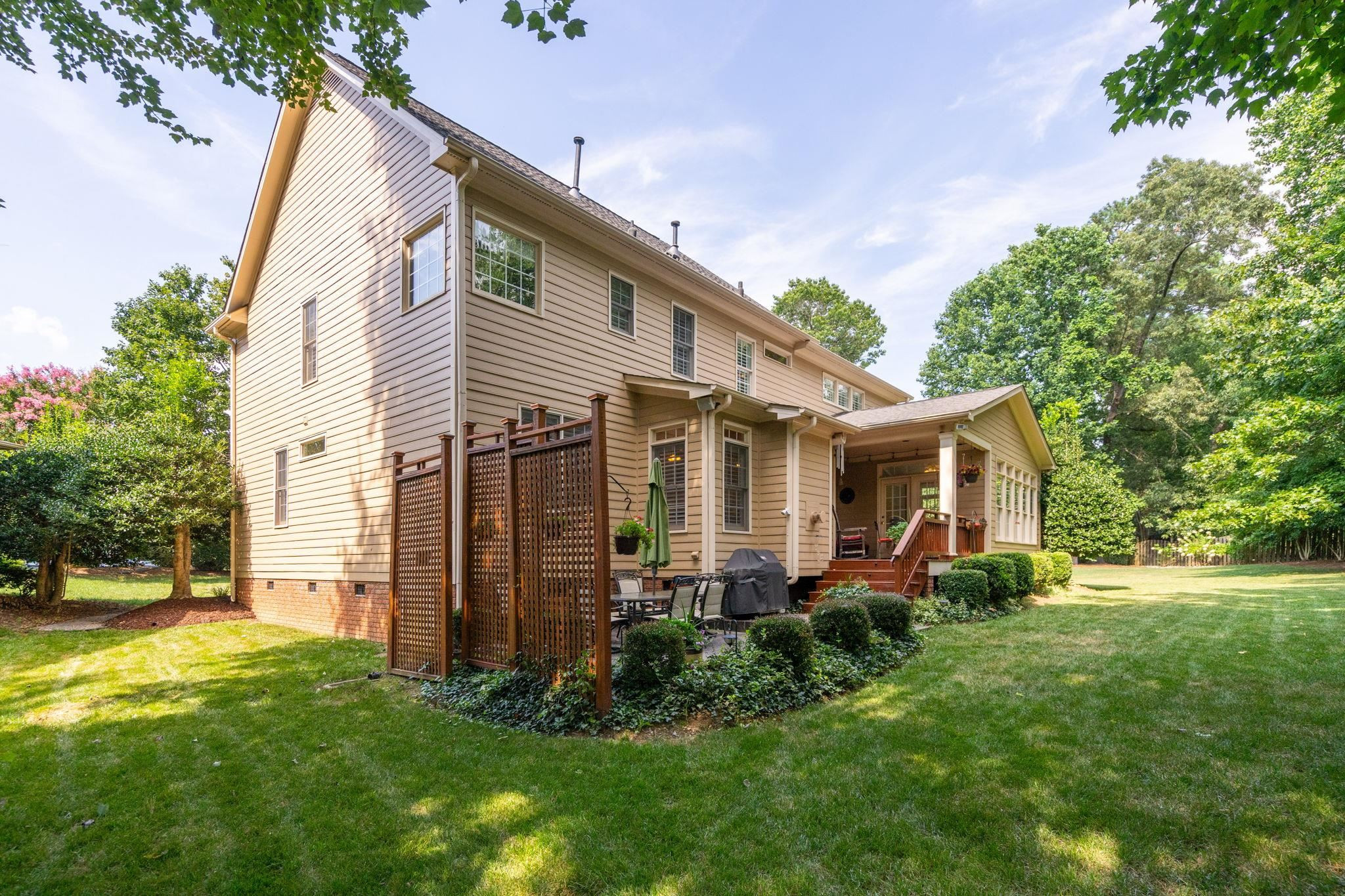 105 Robbins Reef Way