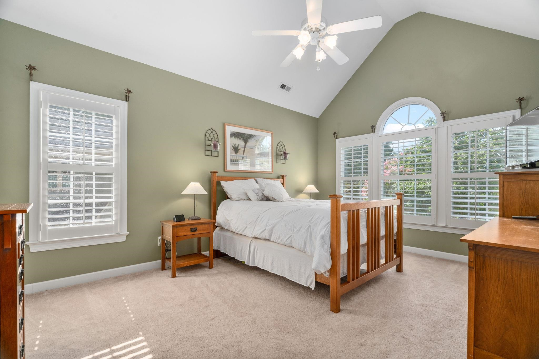 105 Robbins Reef Way