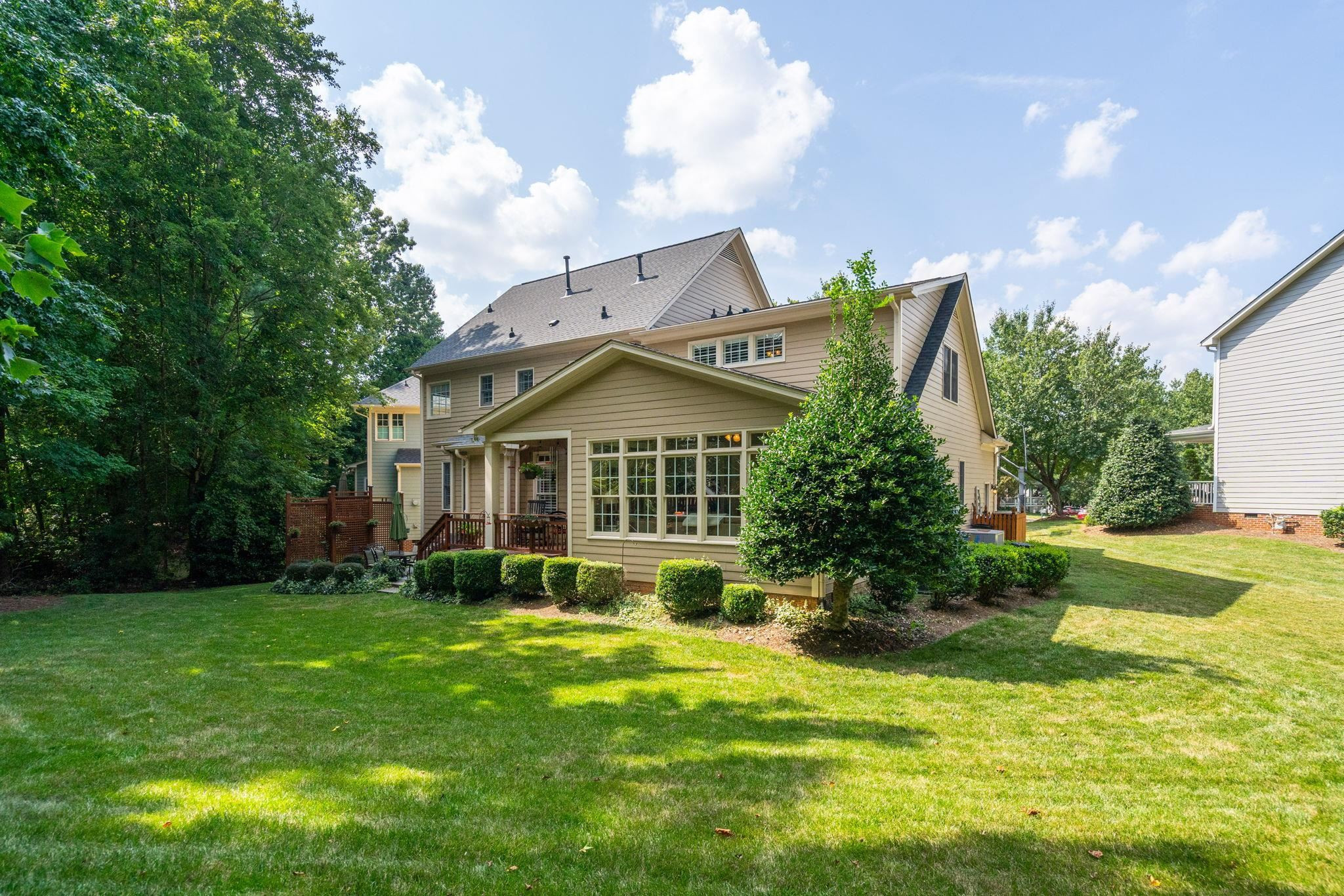 105 Robbins Reef Way