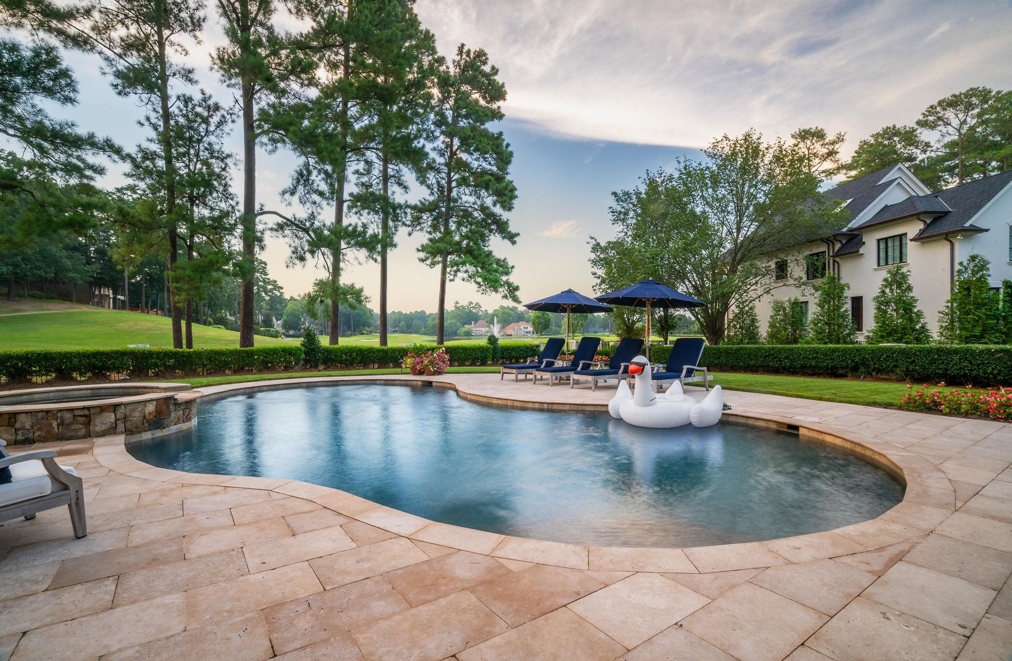 105 Fairway Valley Court