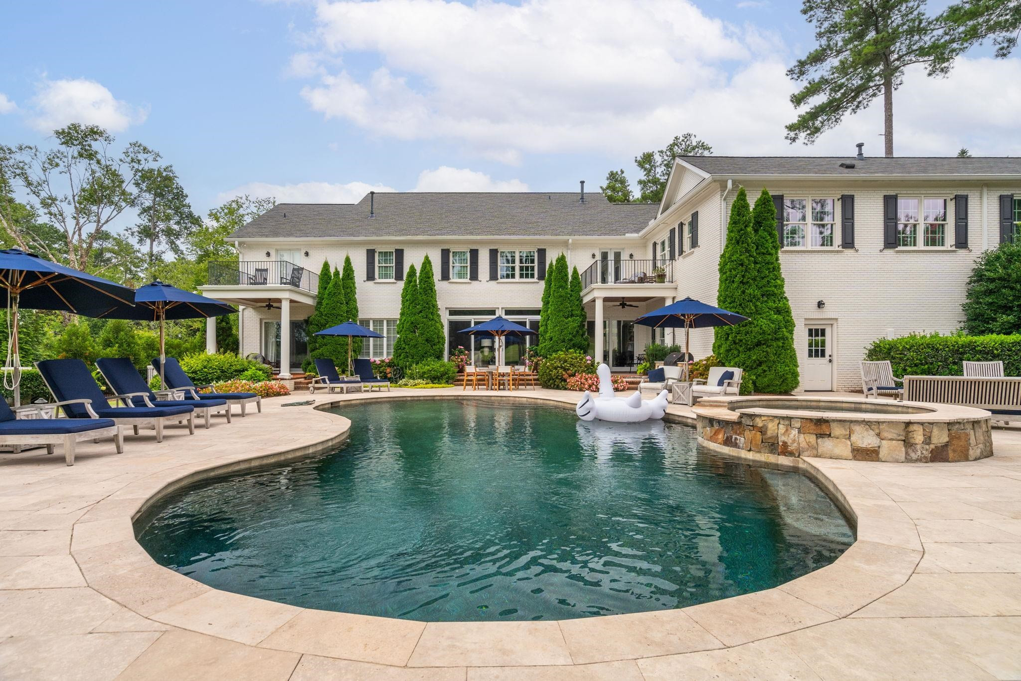 105 Fairway Valley Court