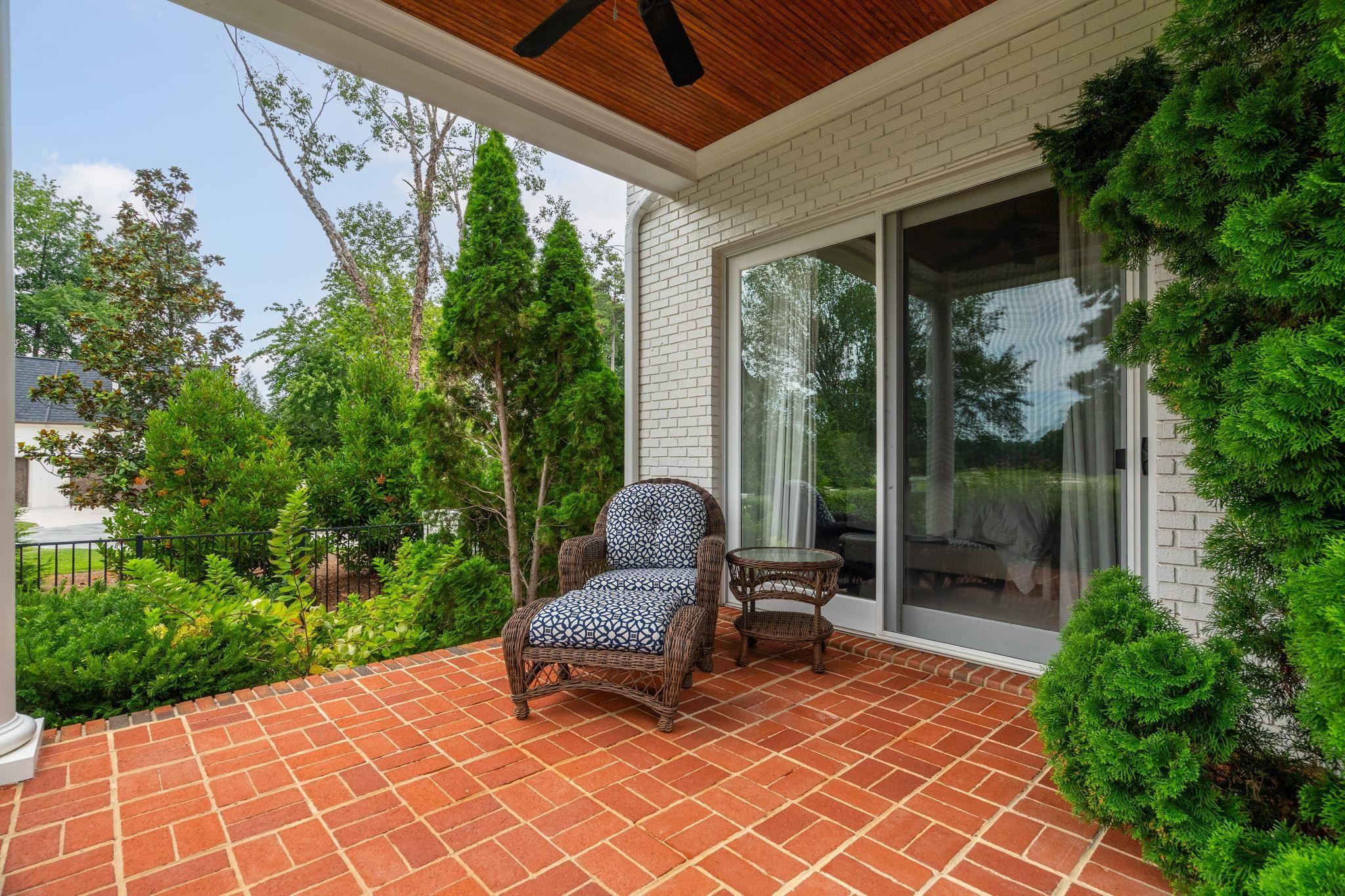105 Fairway Valley Court