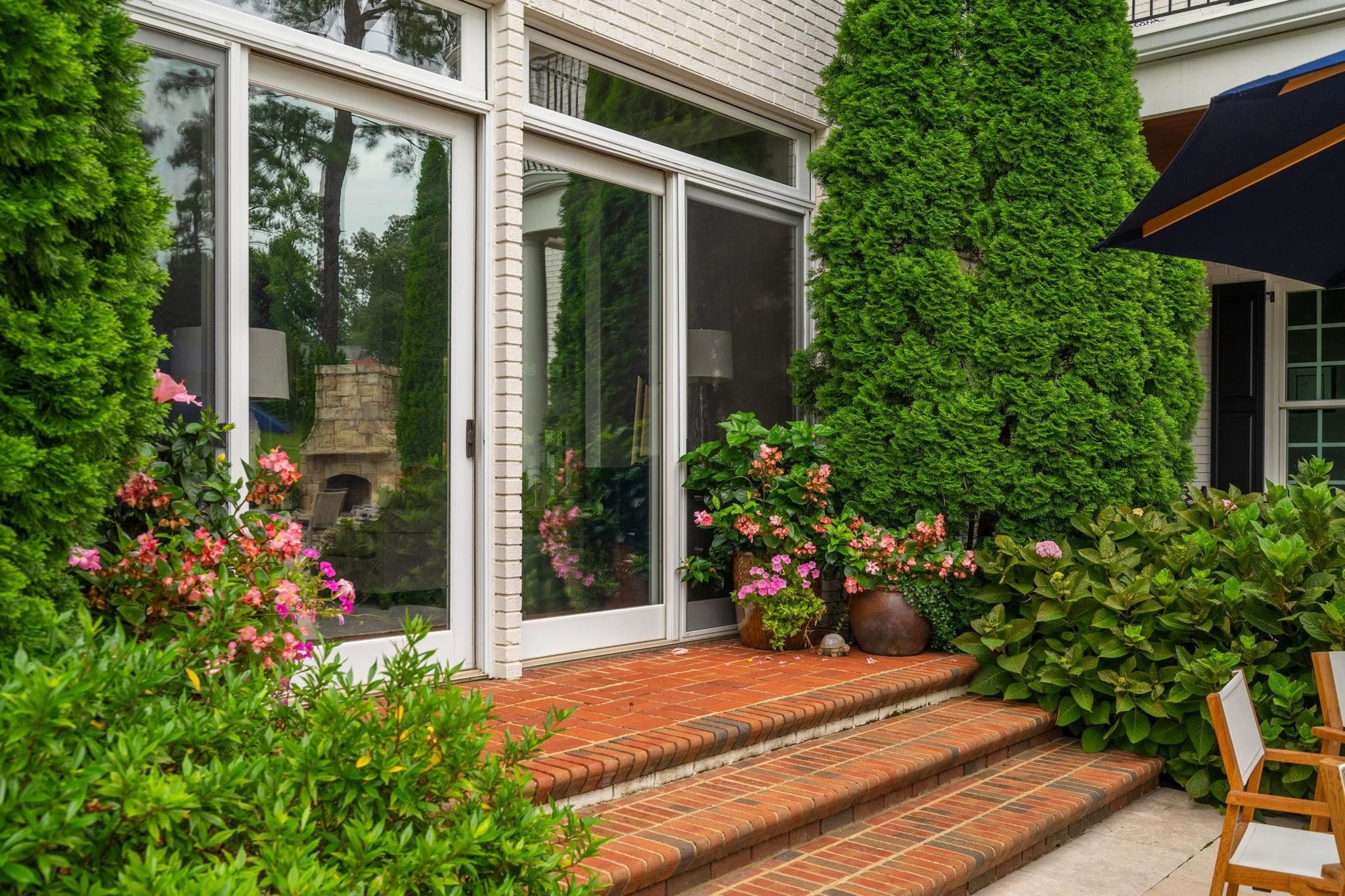 105 Fairway Valley Court