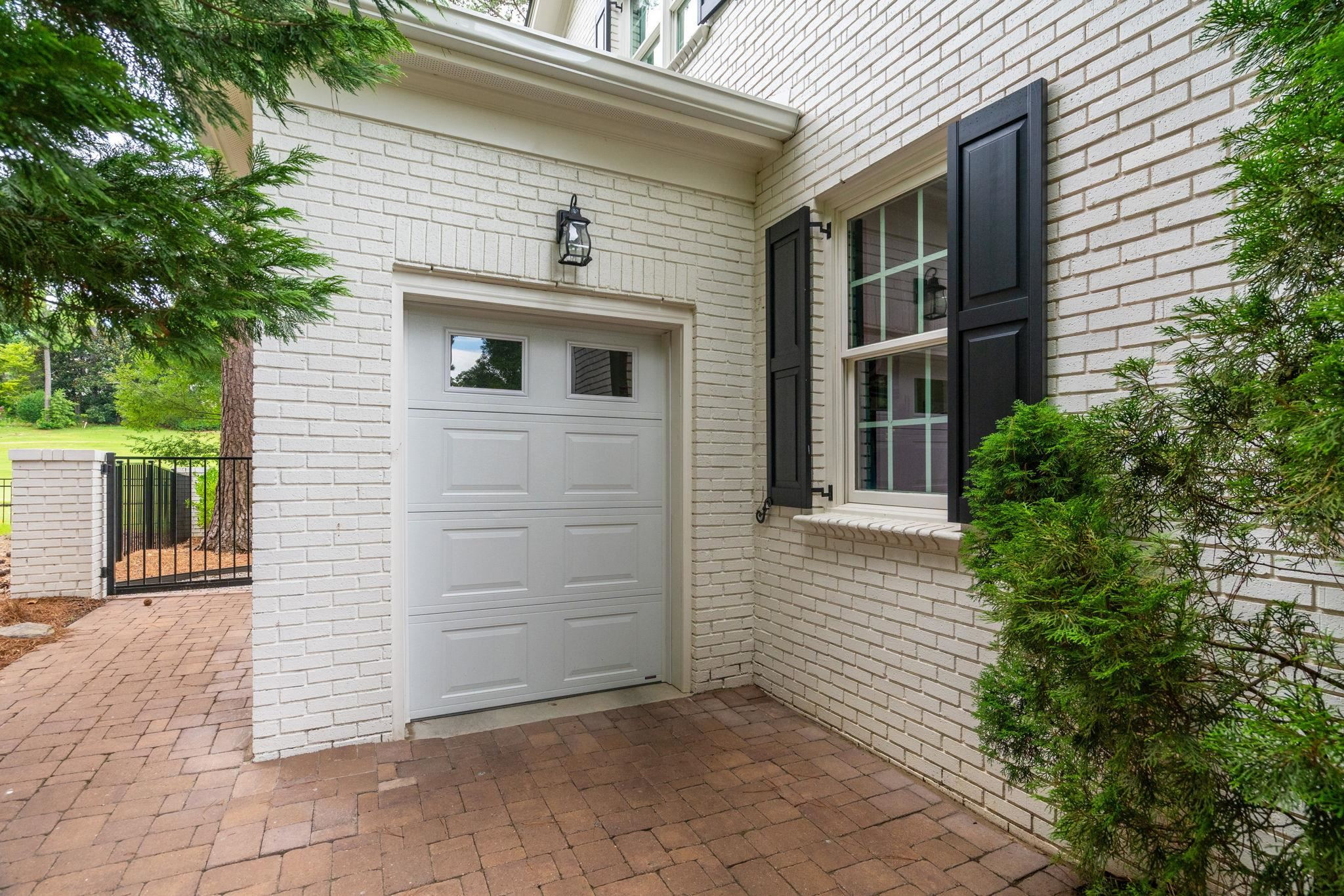 105 Fairway Valley Court