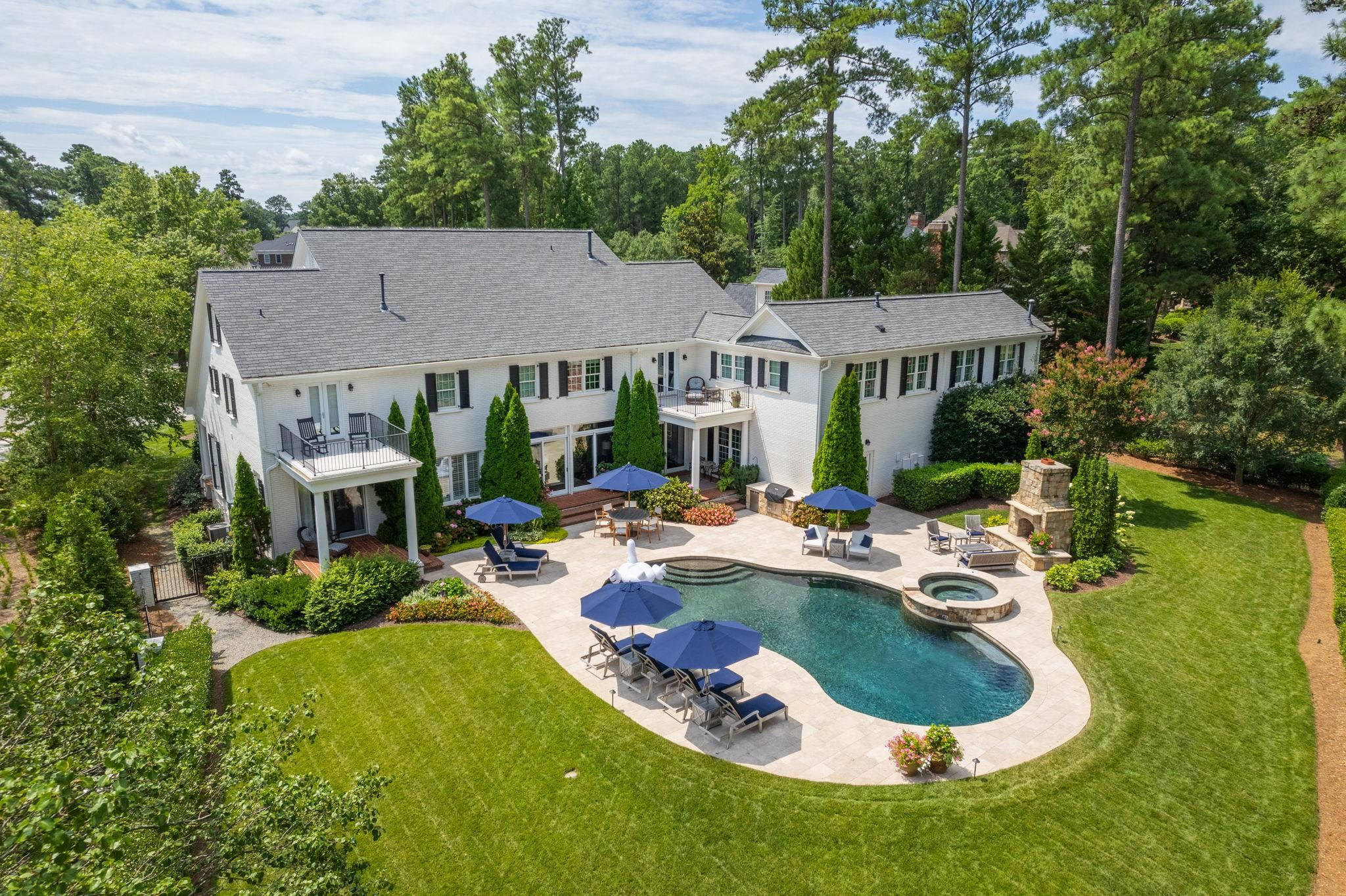 105 Fairway Valley Court