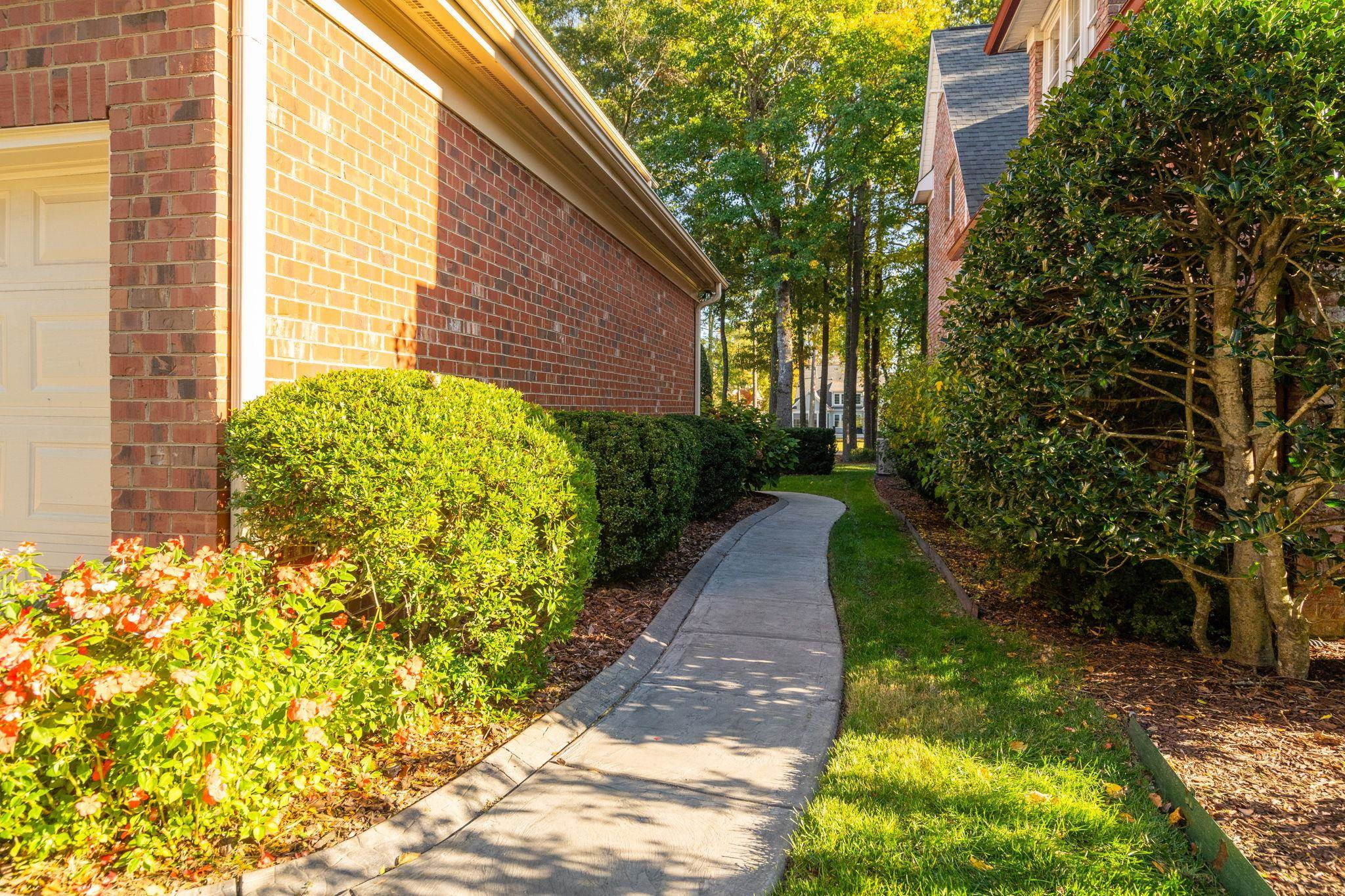 106 Divot Lane