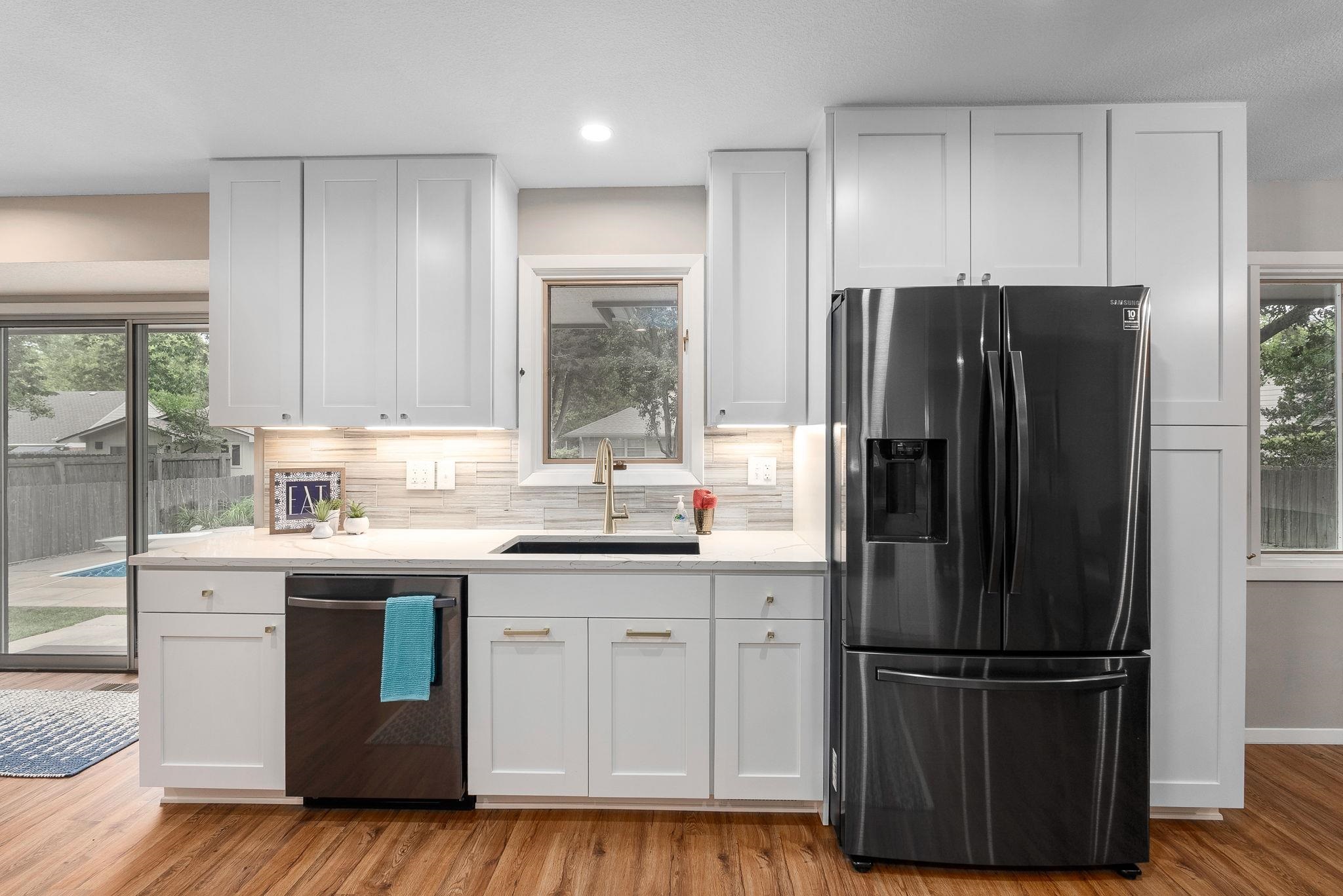 8300 E Brookhollow Ln