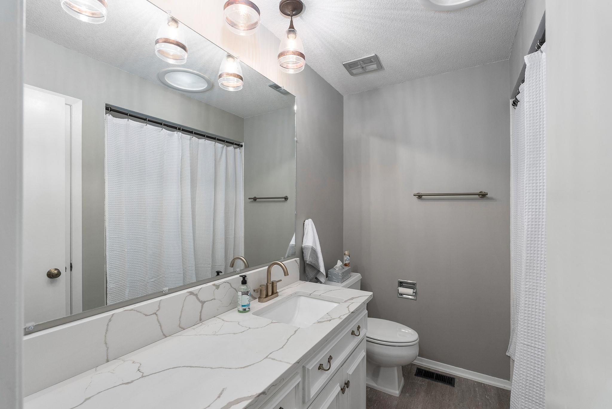 8300 E Brookhollow Ln