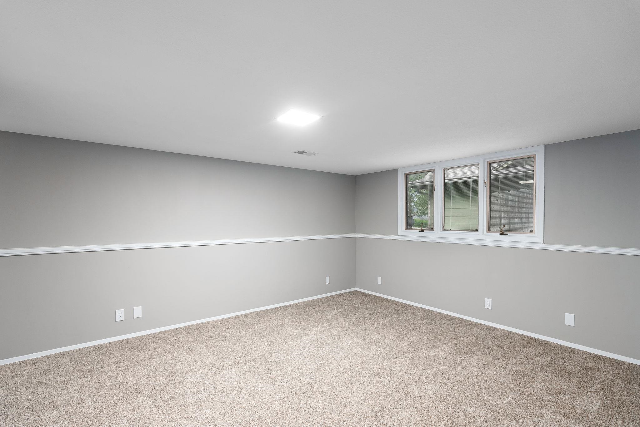 8300 E Brookhollow Ln