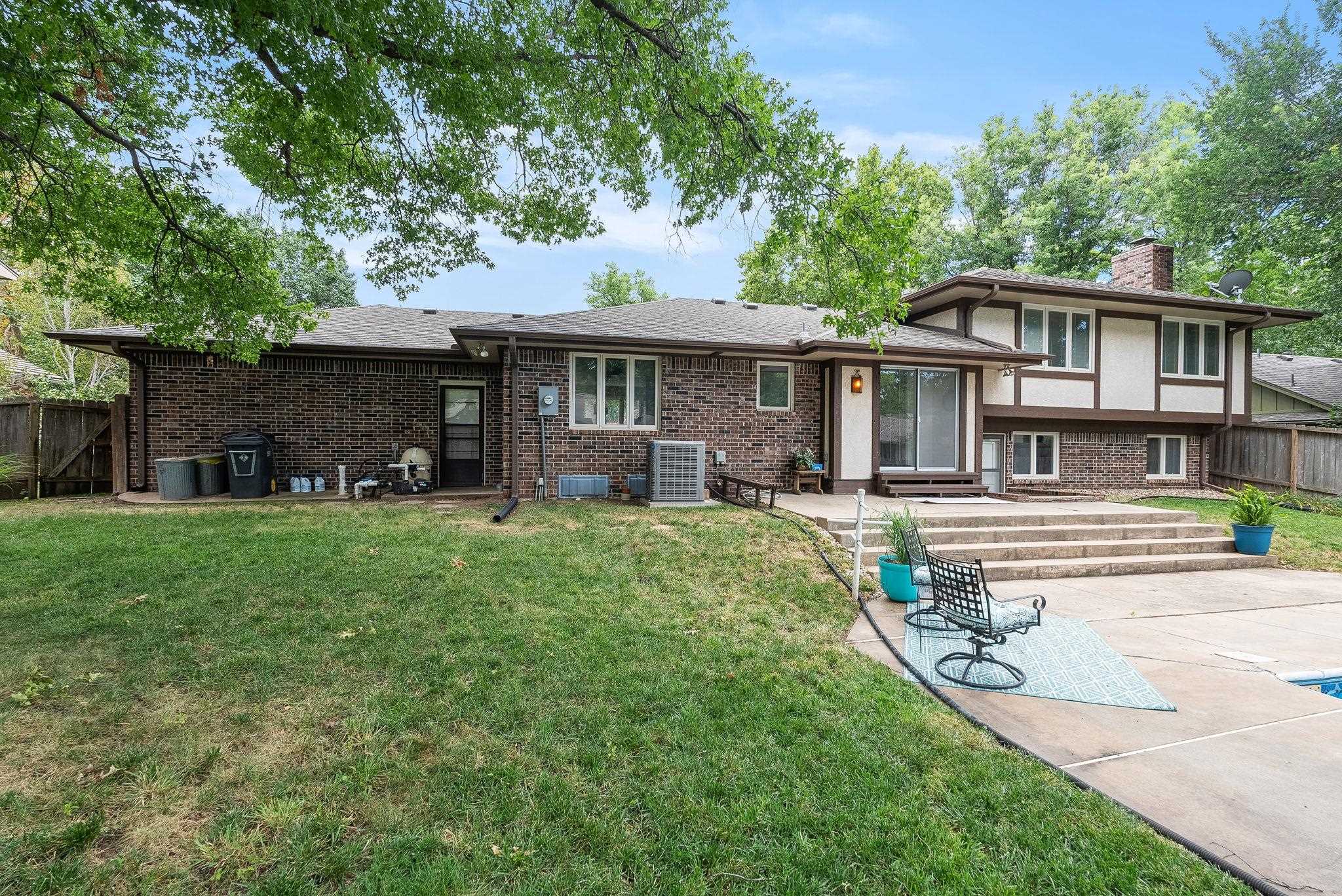 8300 E Brookhollow Ln