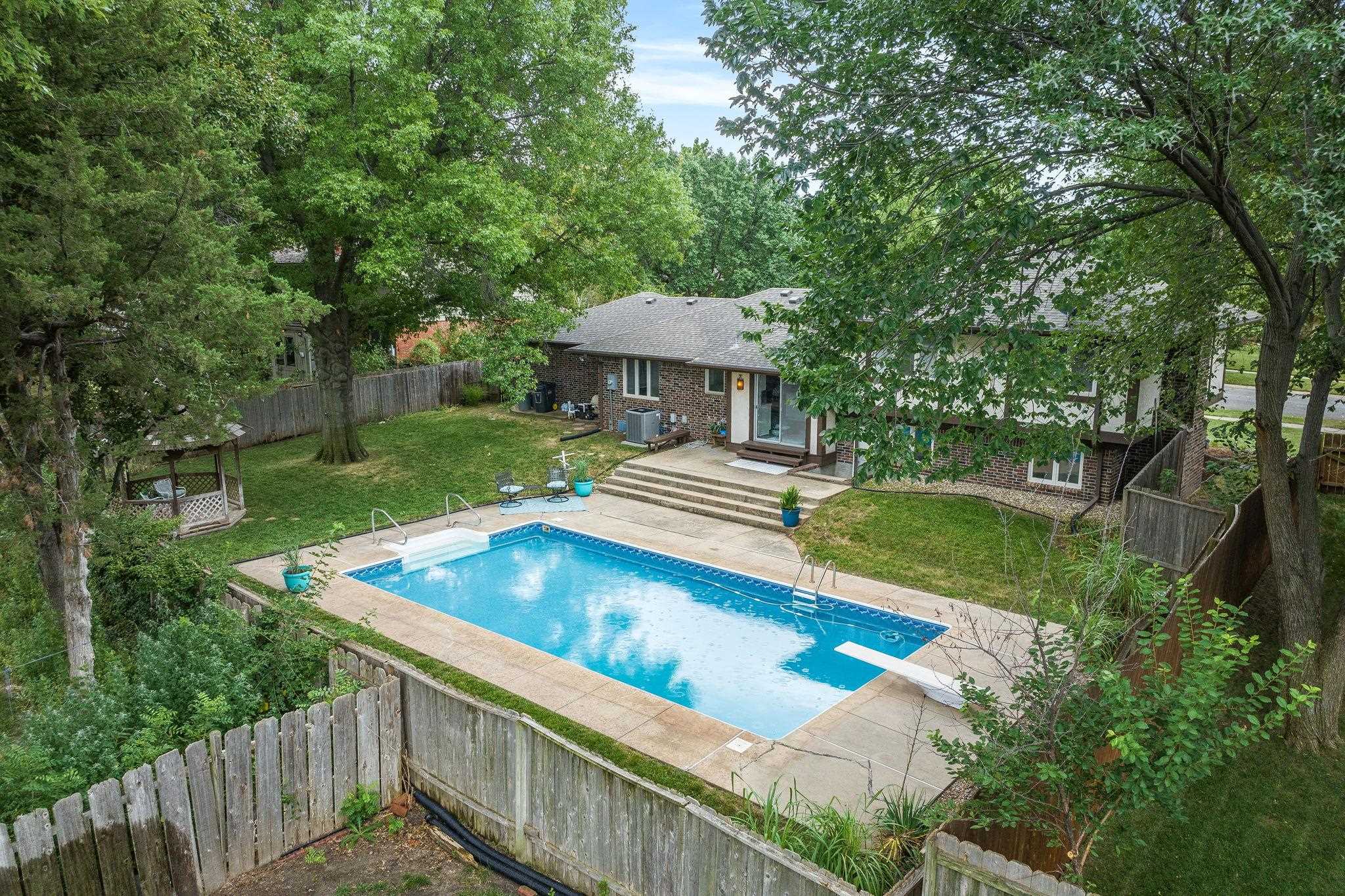 8300 E Brookhollow Ln