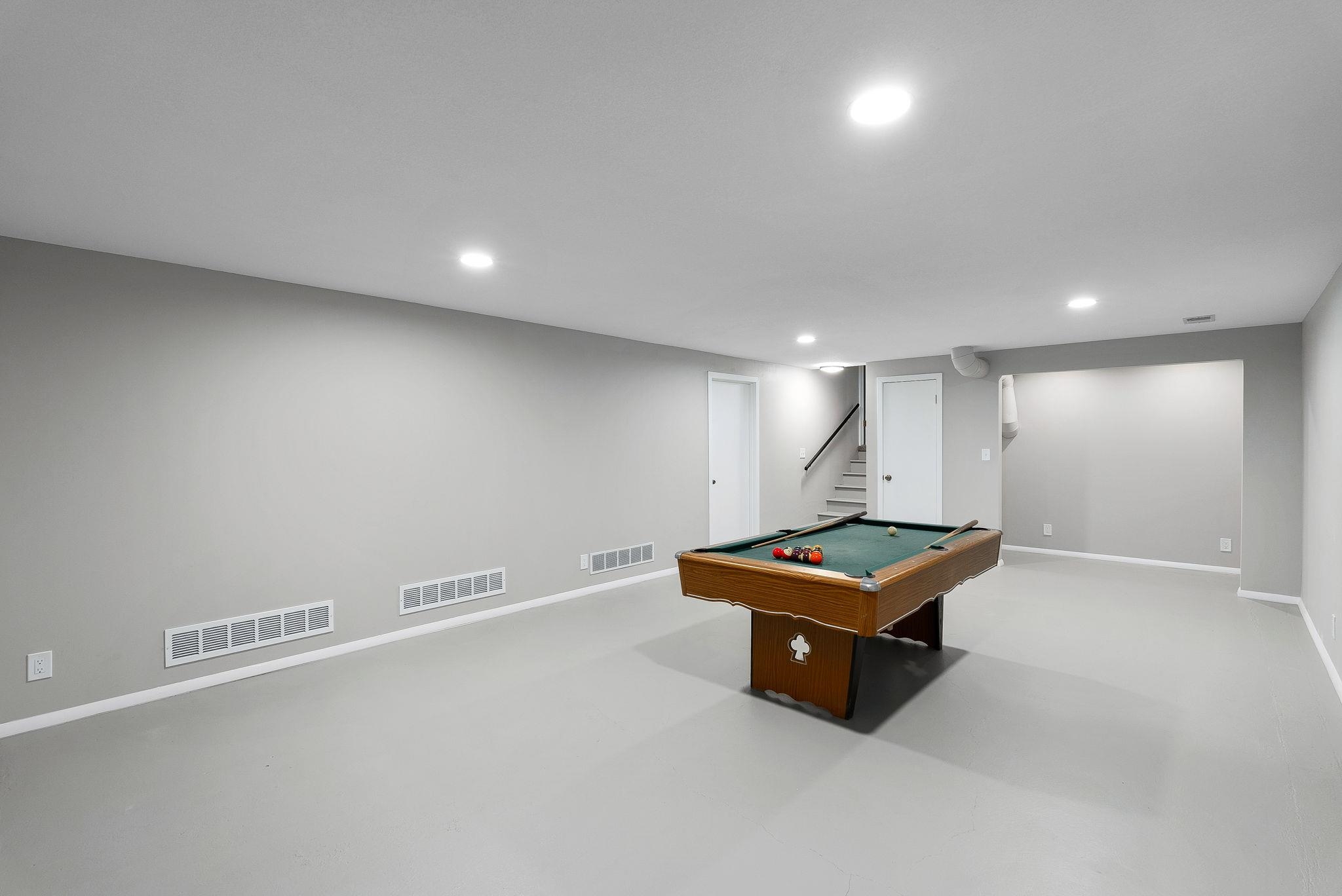 8300 E Brookhollow Ln