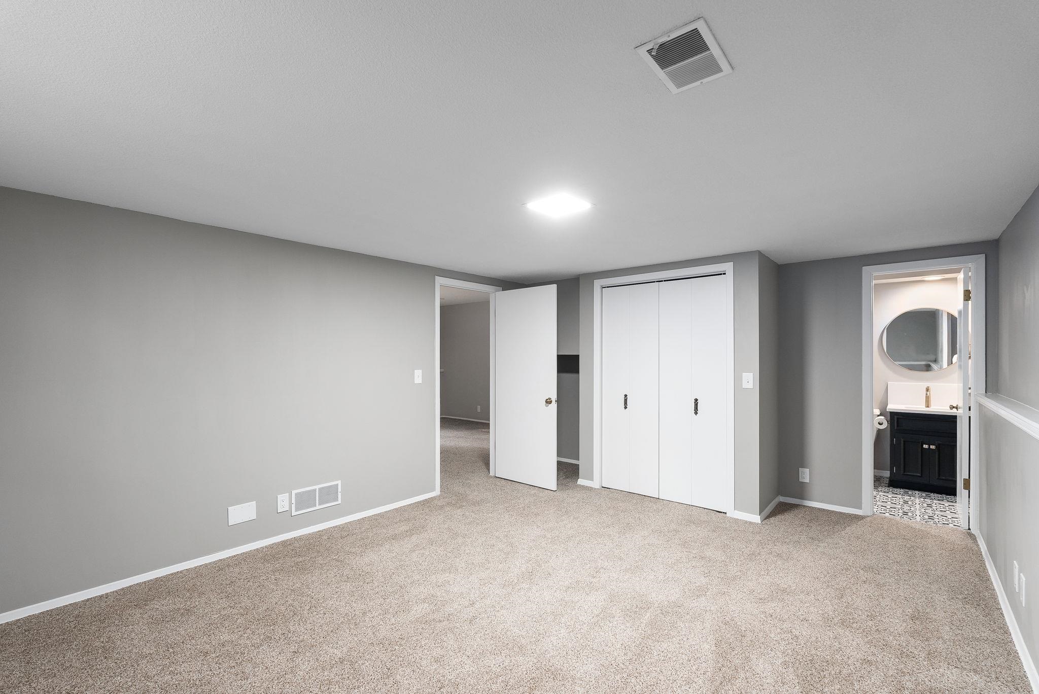 8300 E Brookhollow Ln