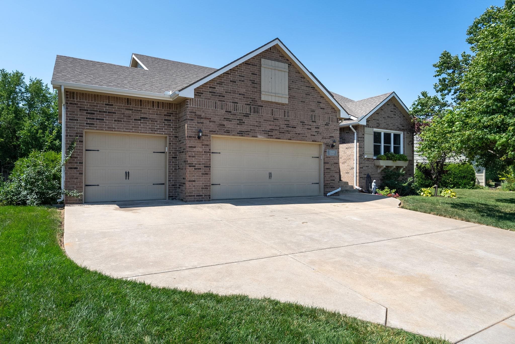 11809 E Tipperary St