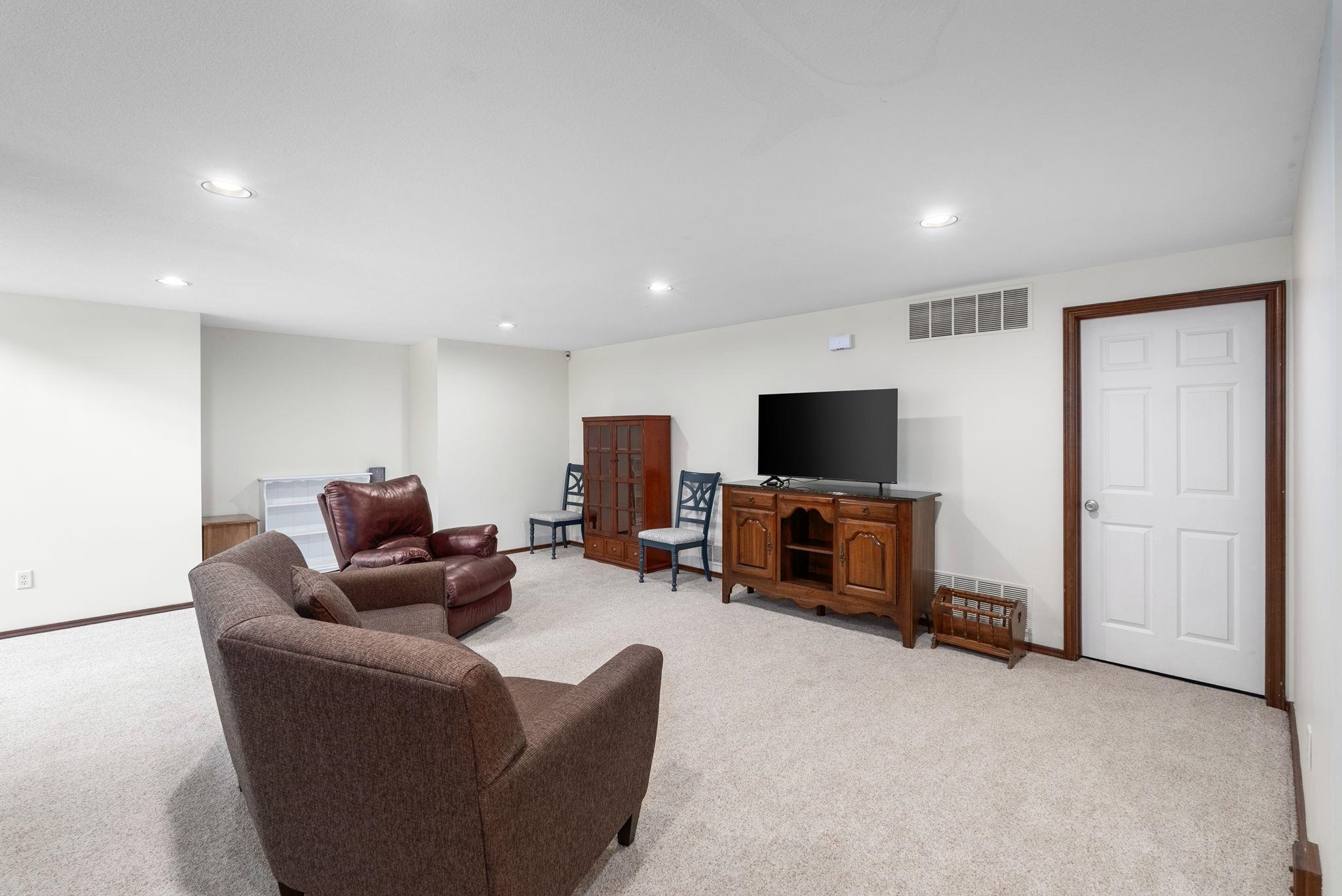 11809 E Tipperary St