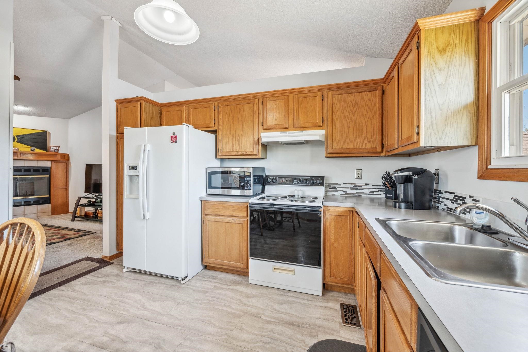 11902 W Jamesburg St