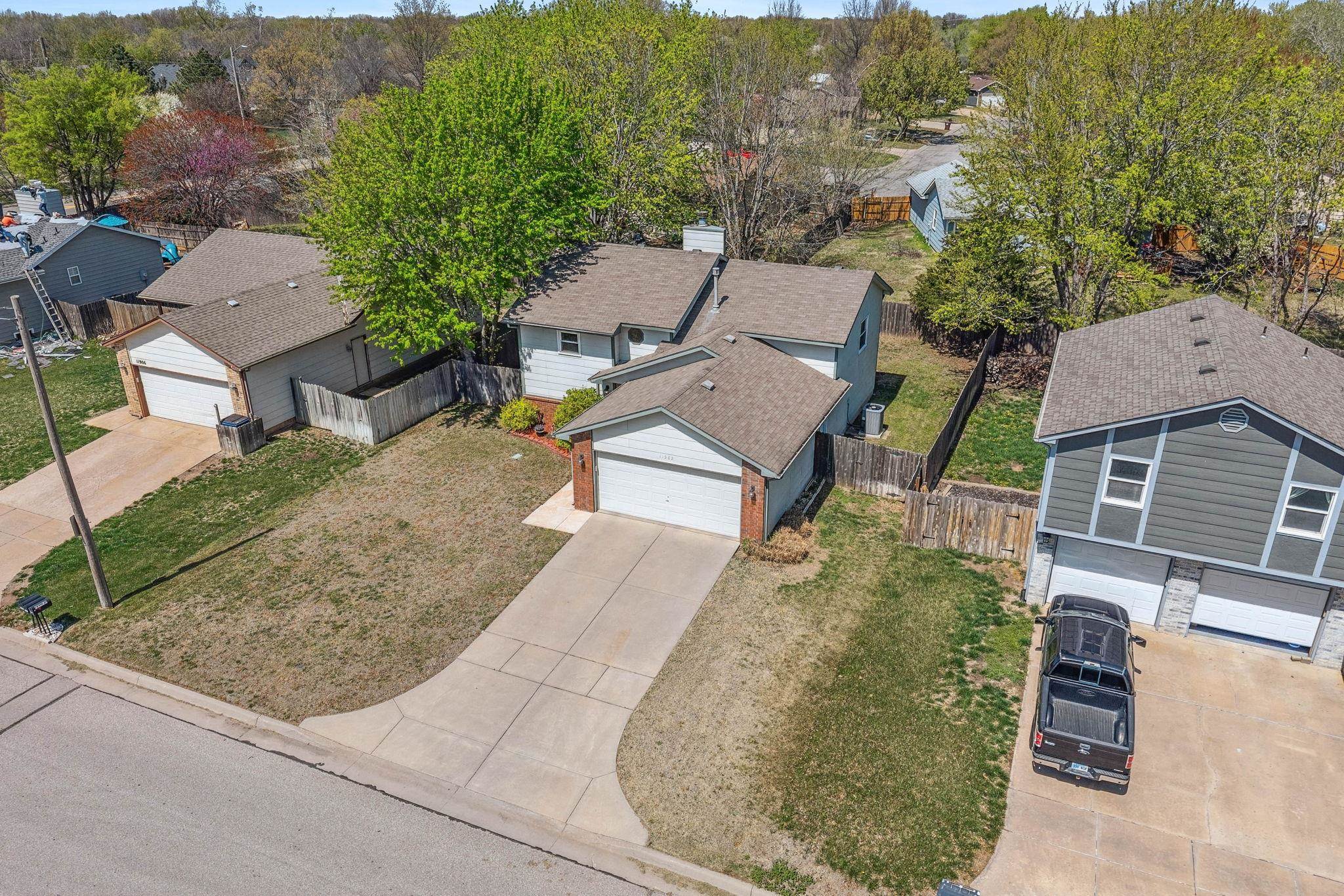 11902 W Jamesburg St