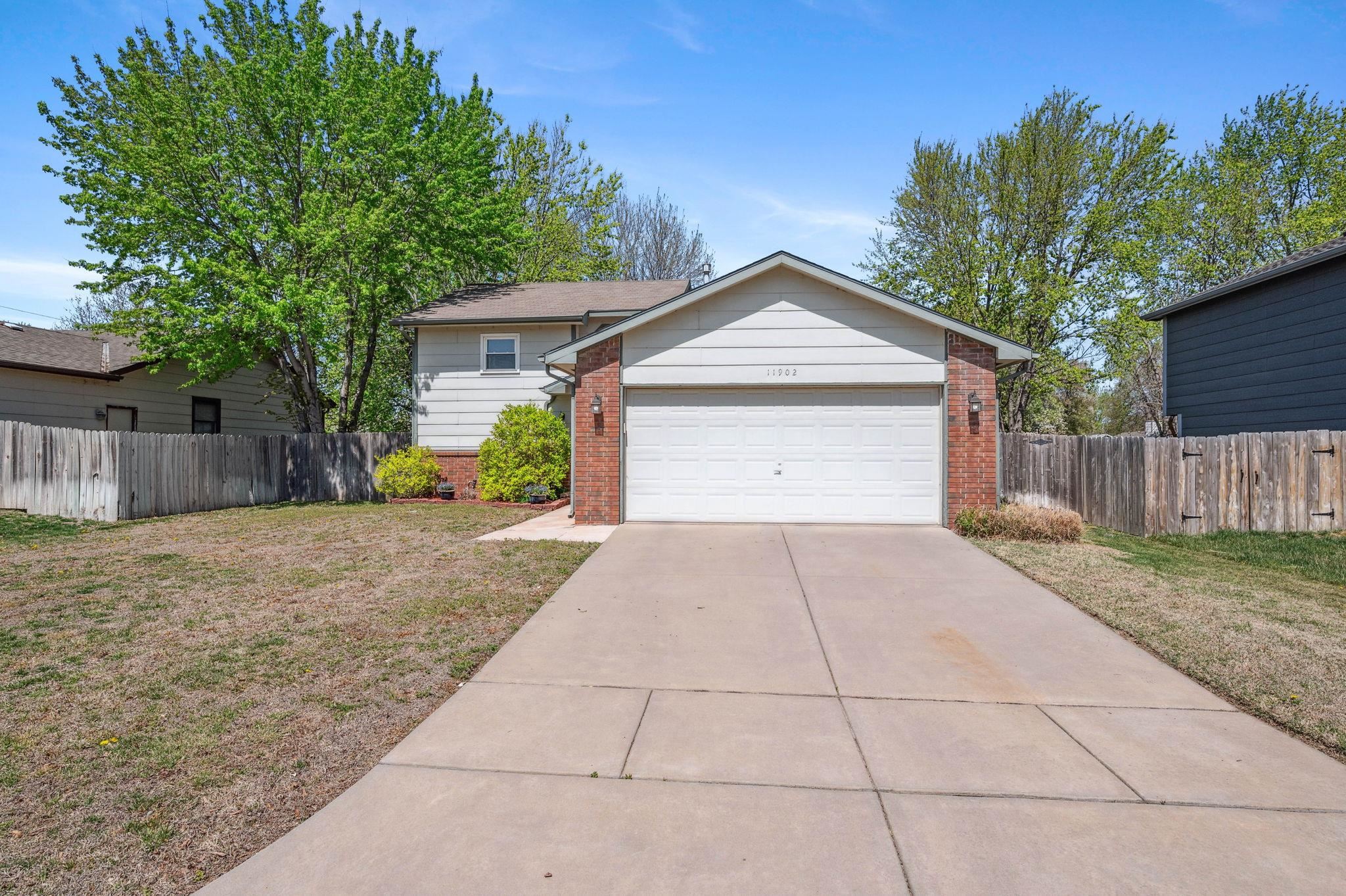 11902 W Jamesburg St