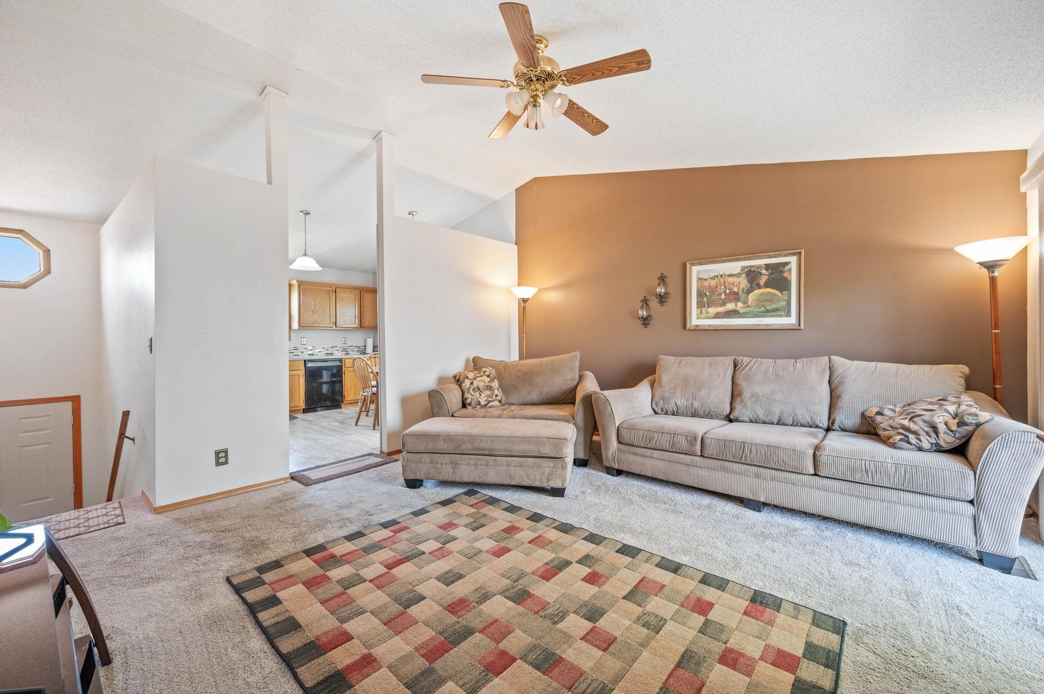 11902 W Jamesburg St