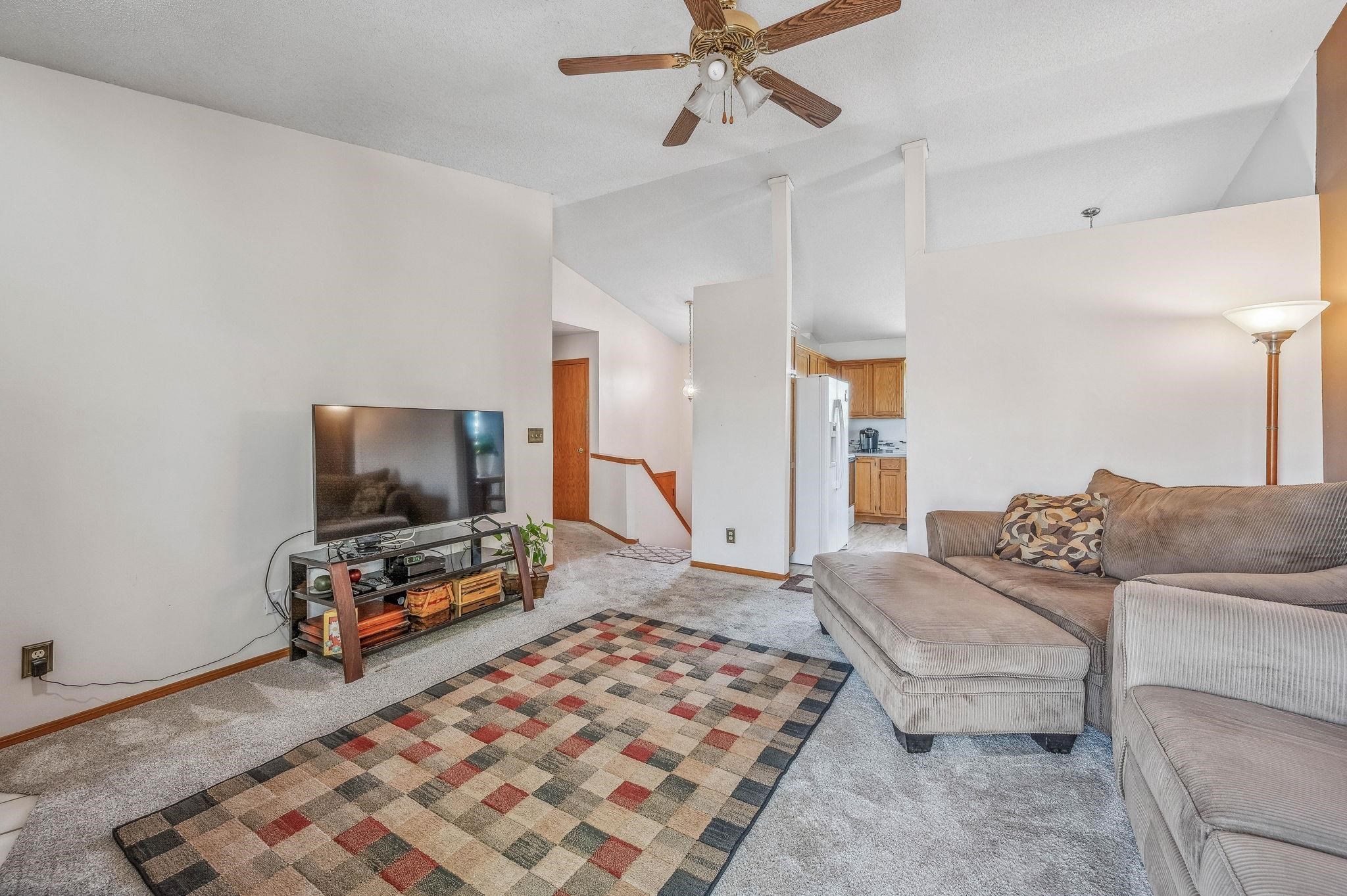 11902 W Jamesburg St