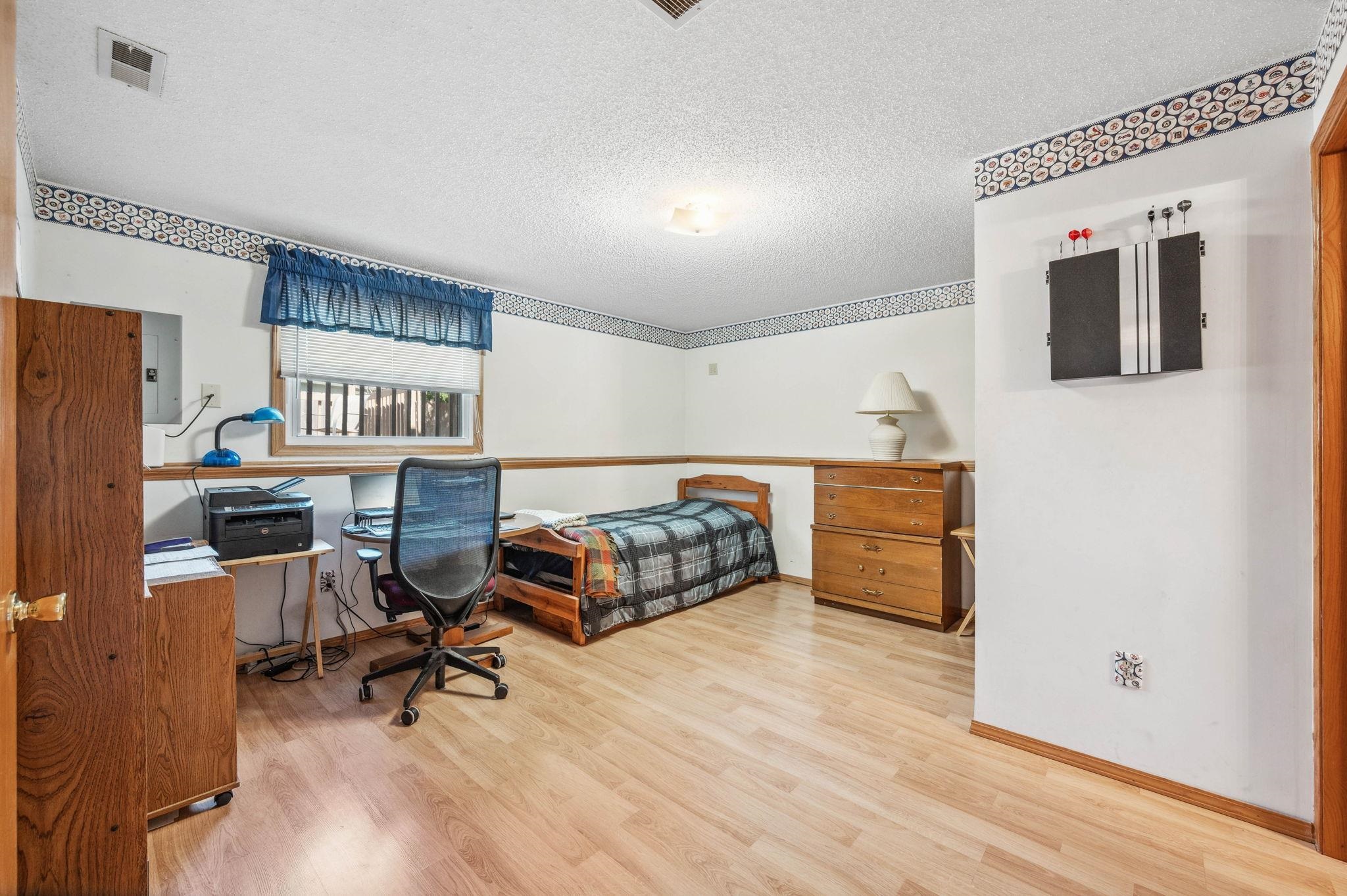 11902 W Jamesburg St