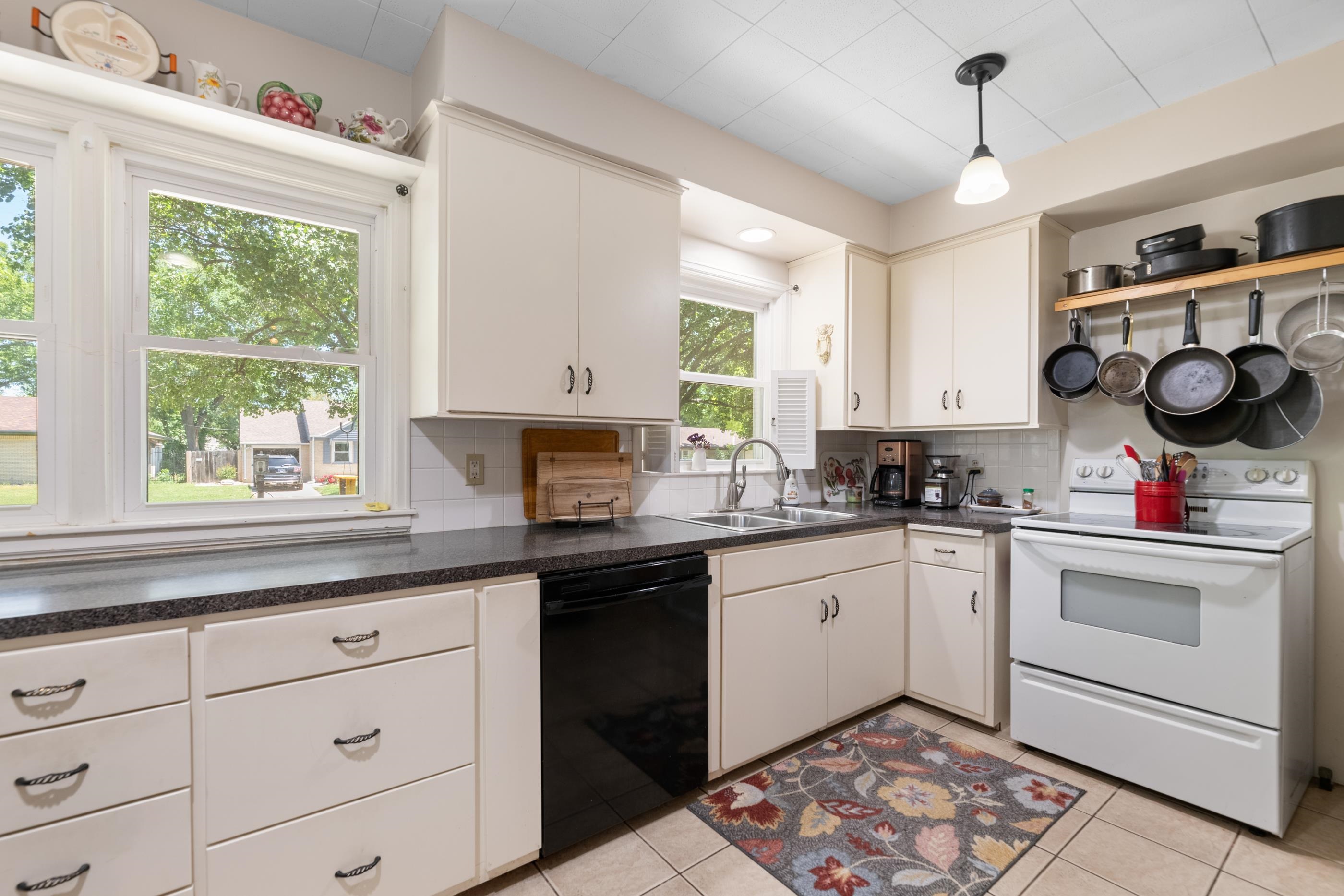 5653 E Park Hollow Dr