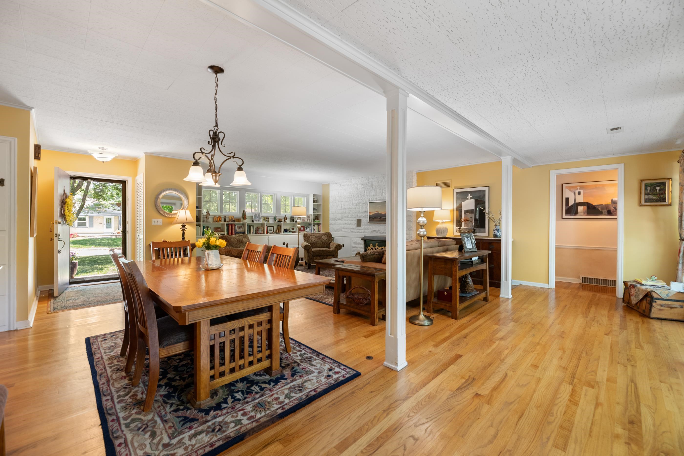 5653 E Park Hollow Dr