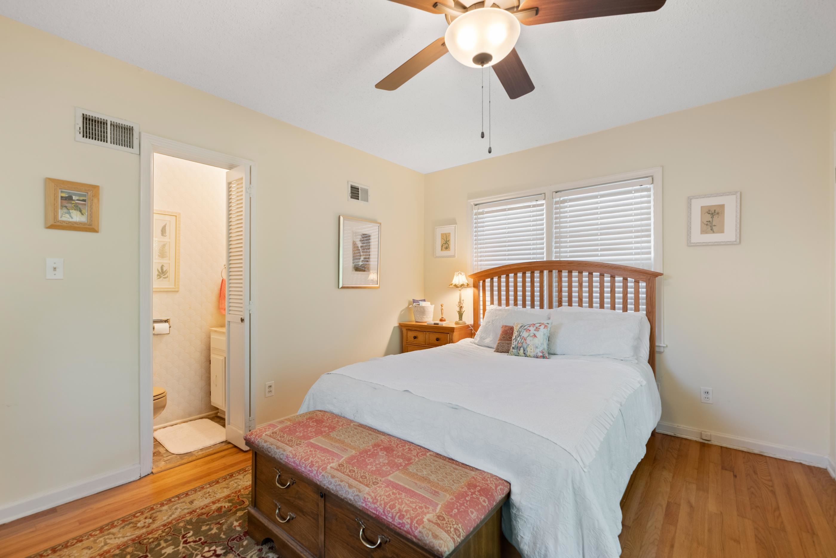 5653 E Park Hollow Dr