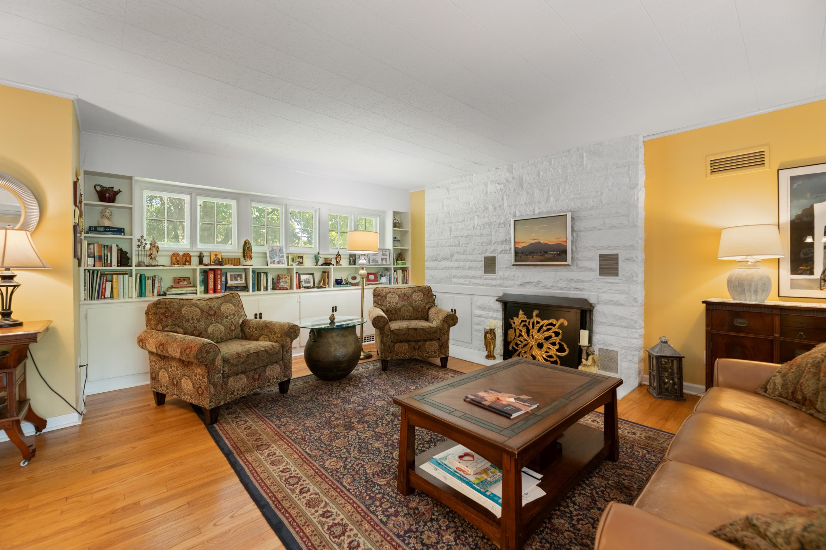 5653 E Park Hollow Dr