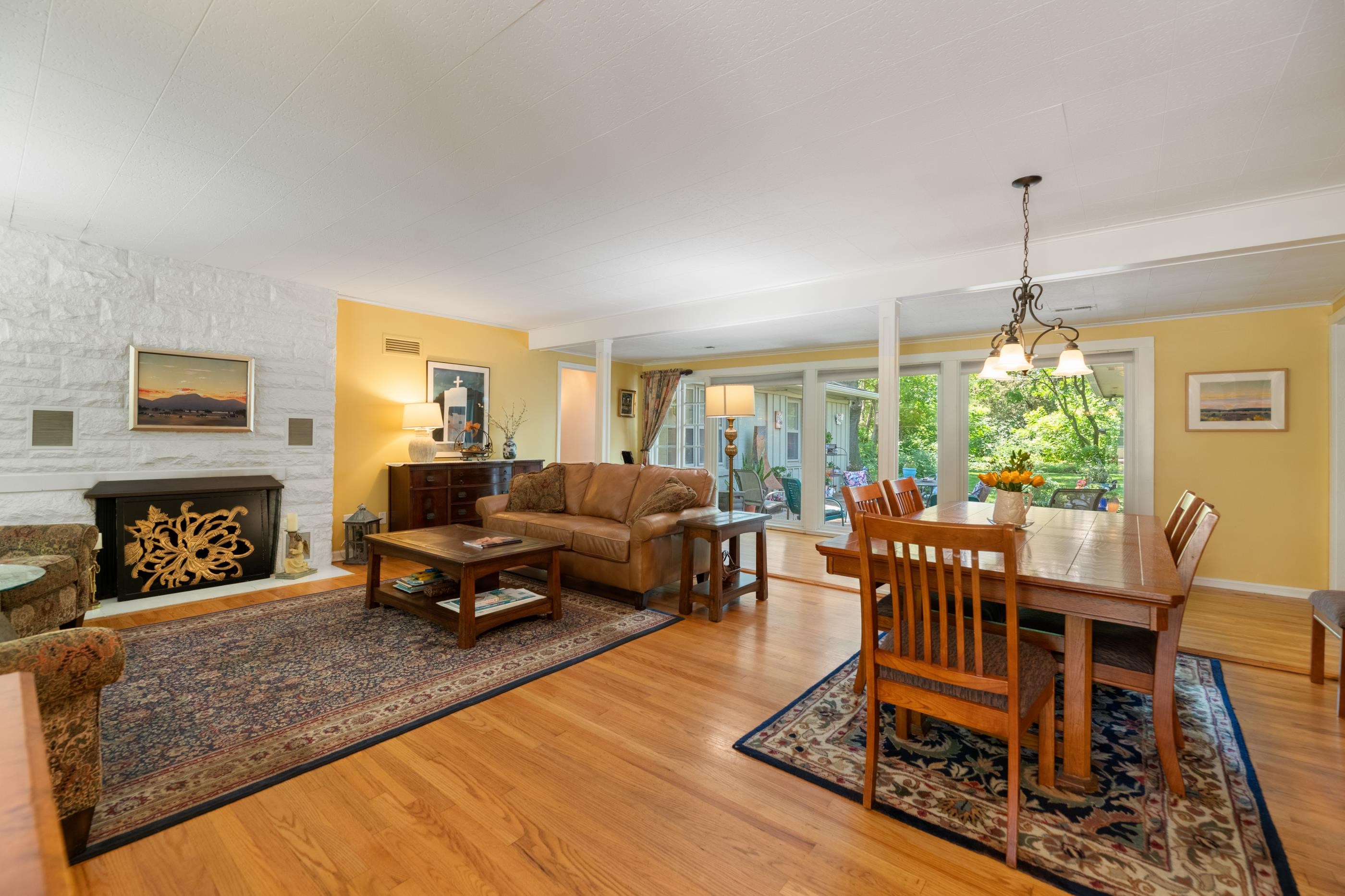 5653 E Park Hollow Dr