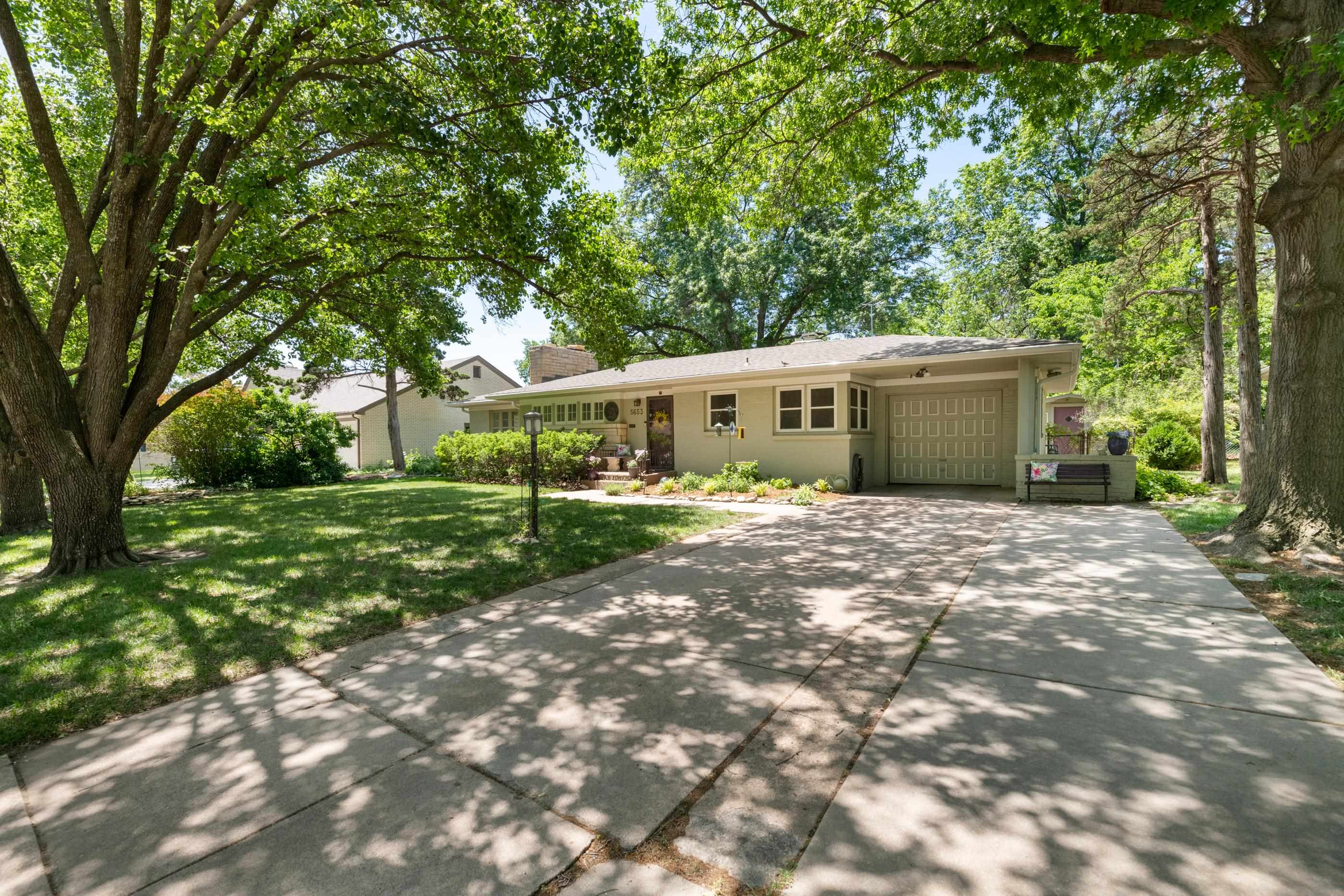 5653 E Park Hollow Dr