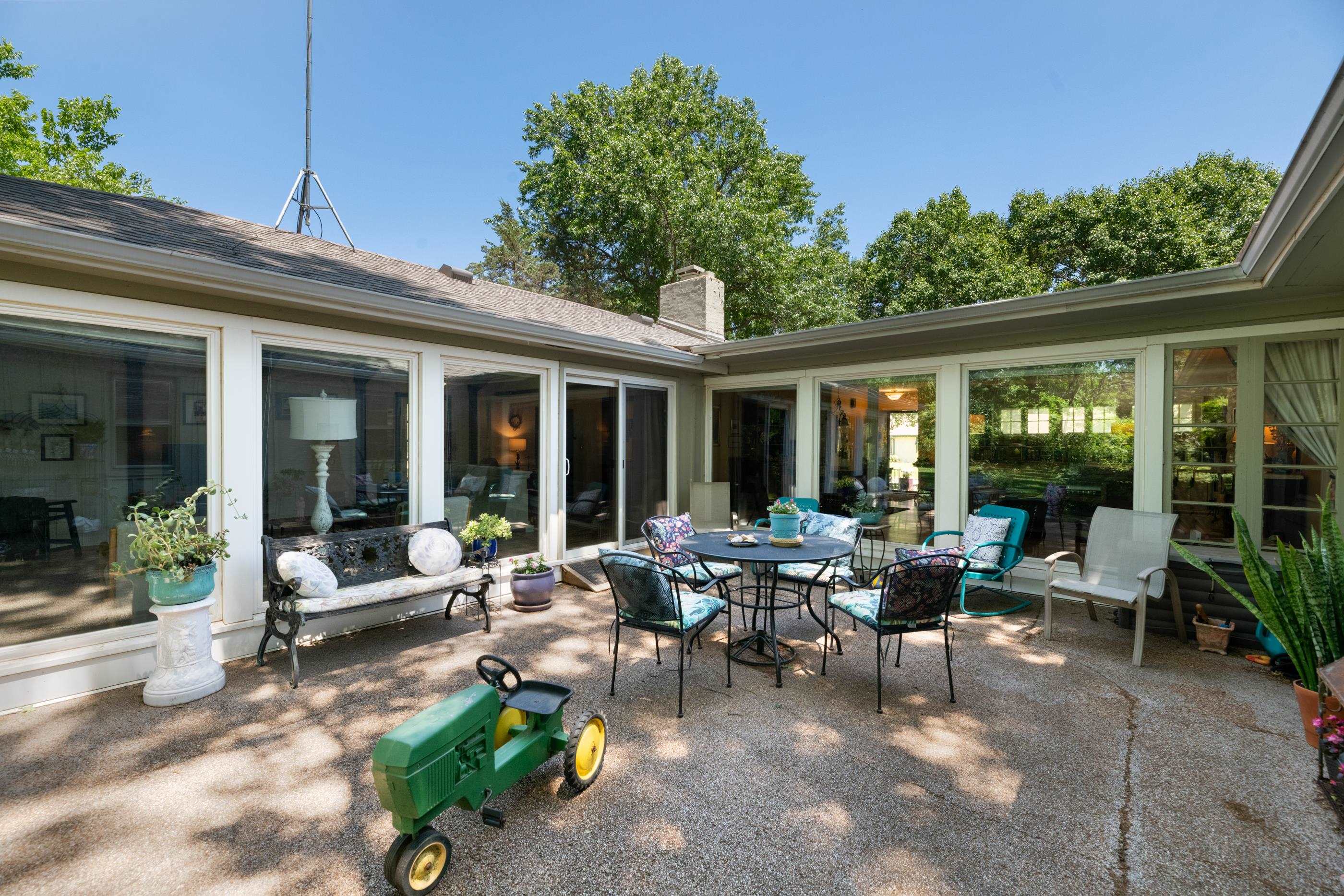 5653 E Park Hollow Dr