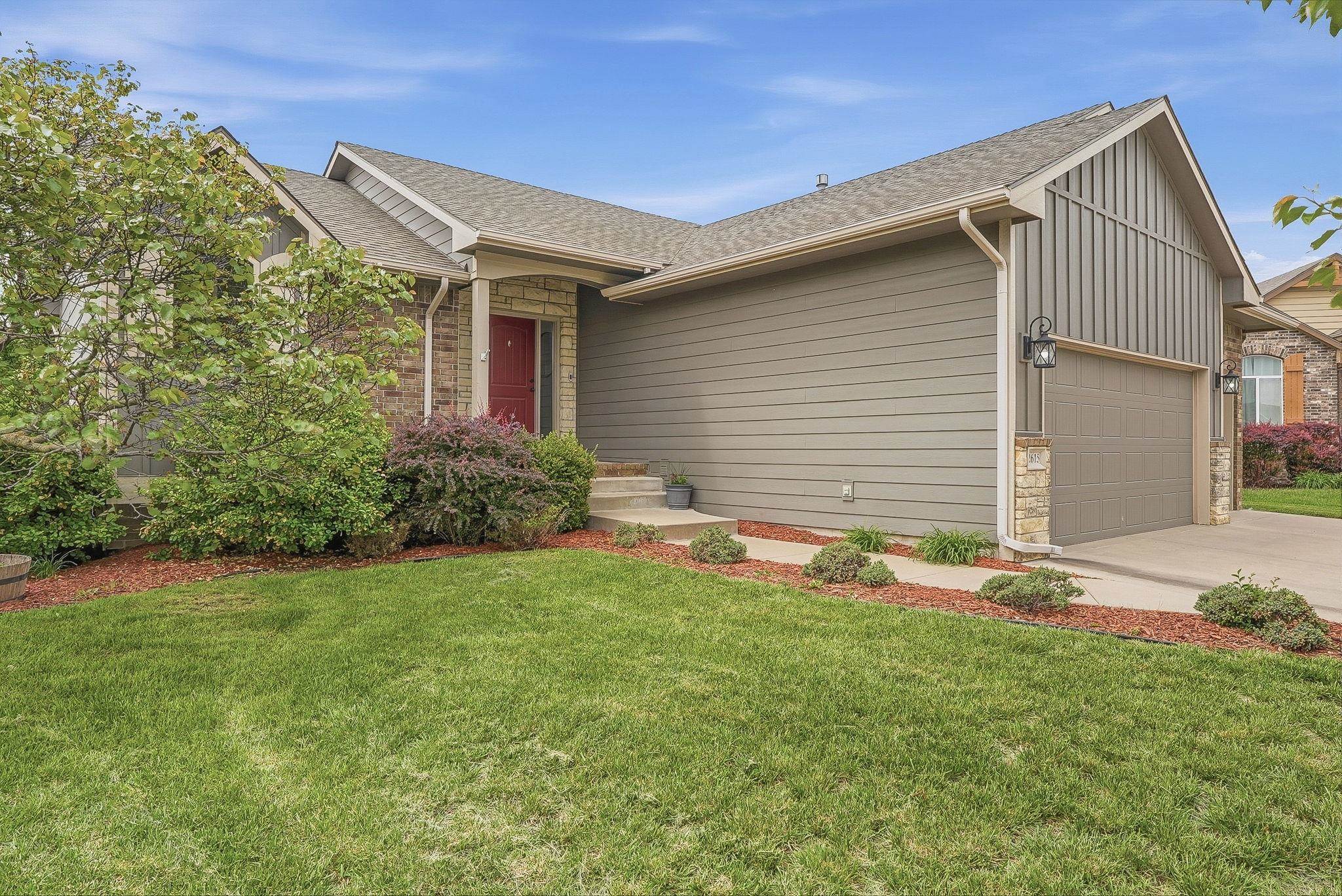 2615 N Woodridge Ct