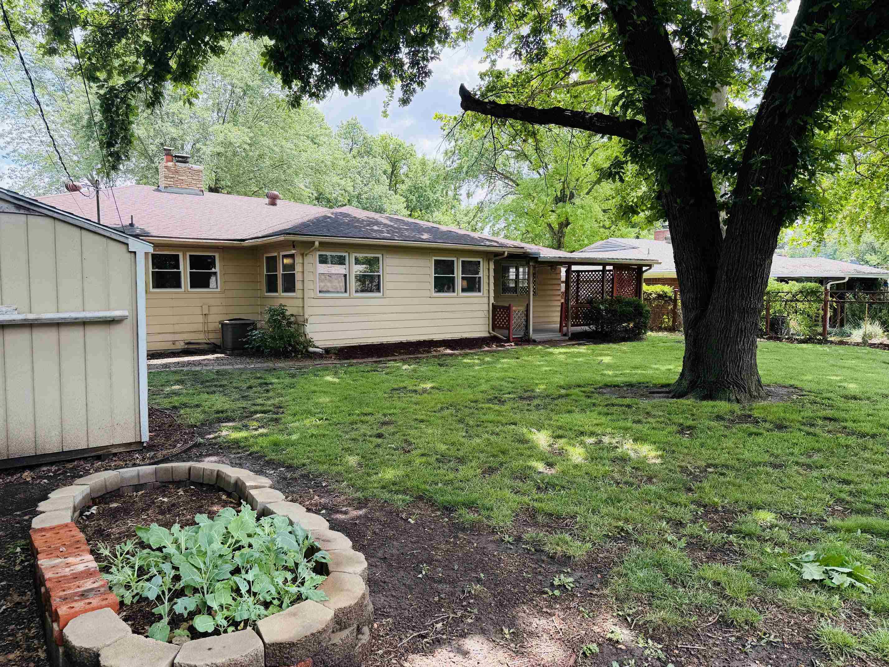 1149 N Old Manor
