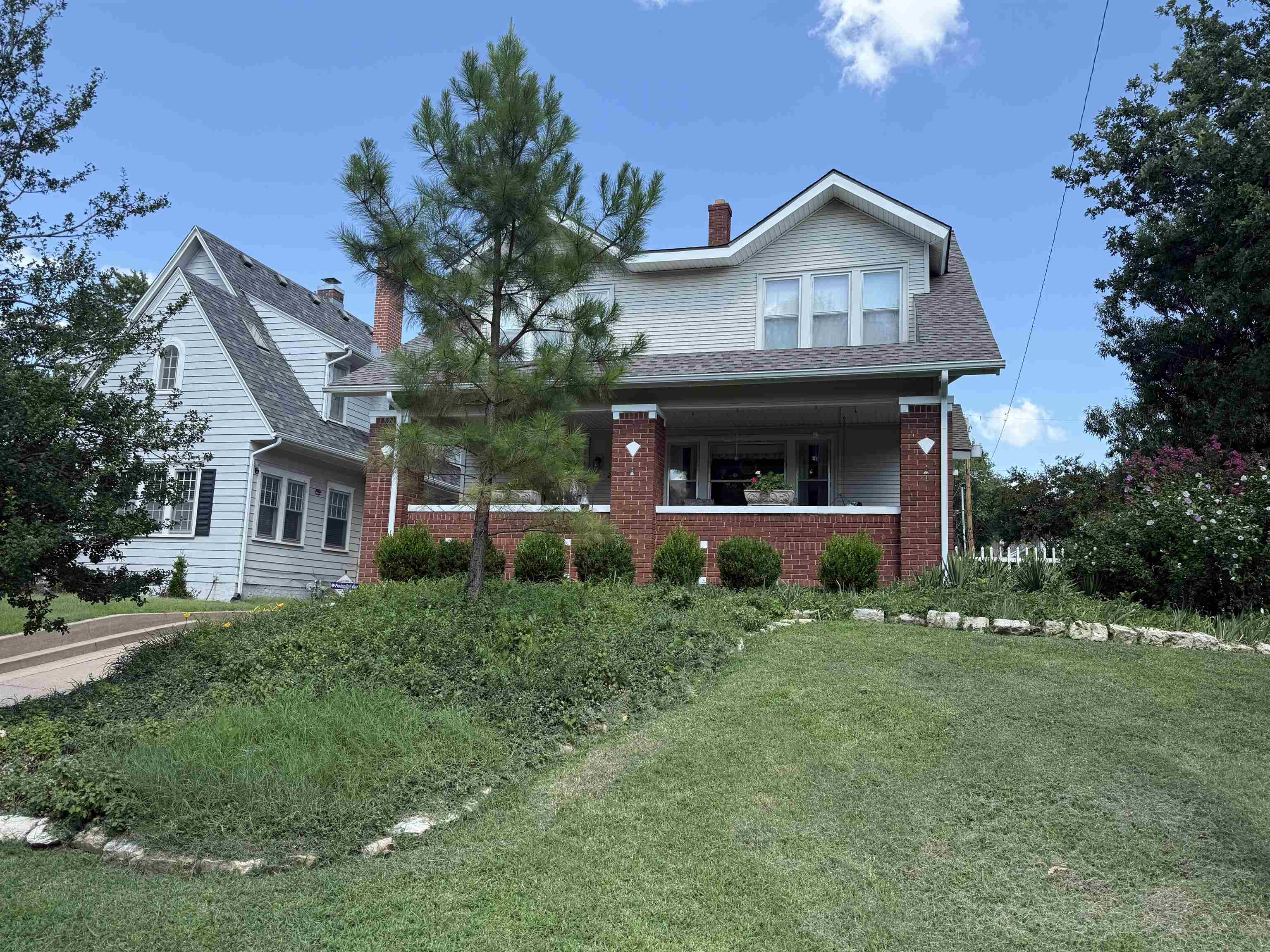 426 S Yale