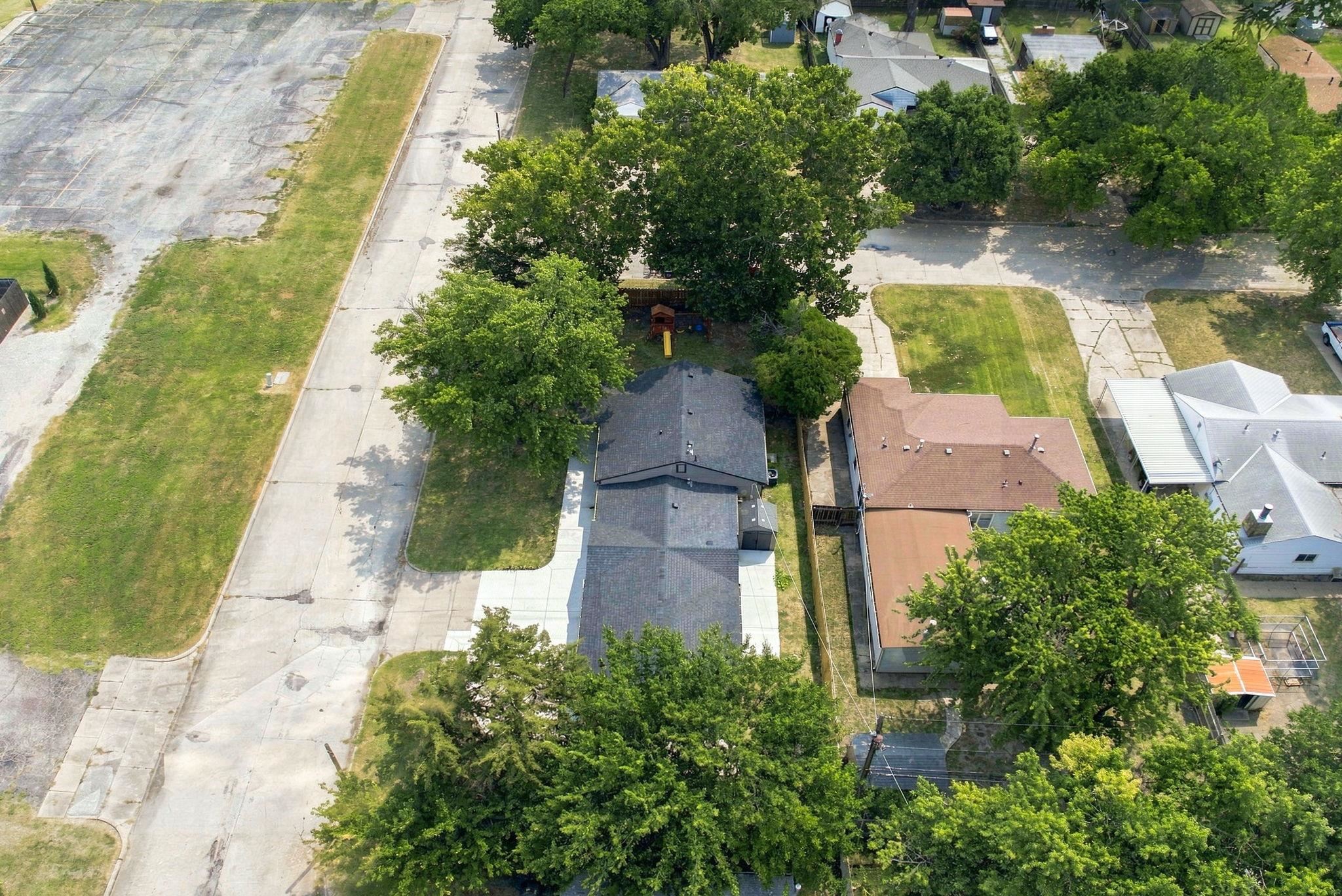 1601 W Regal