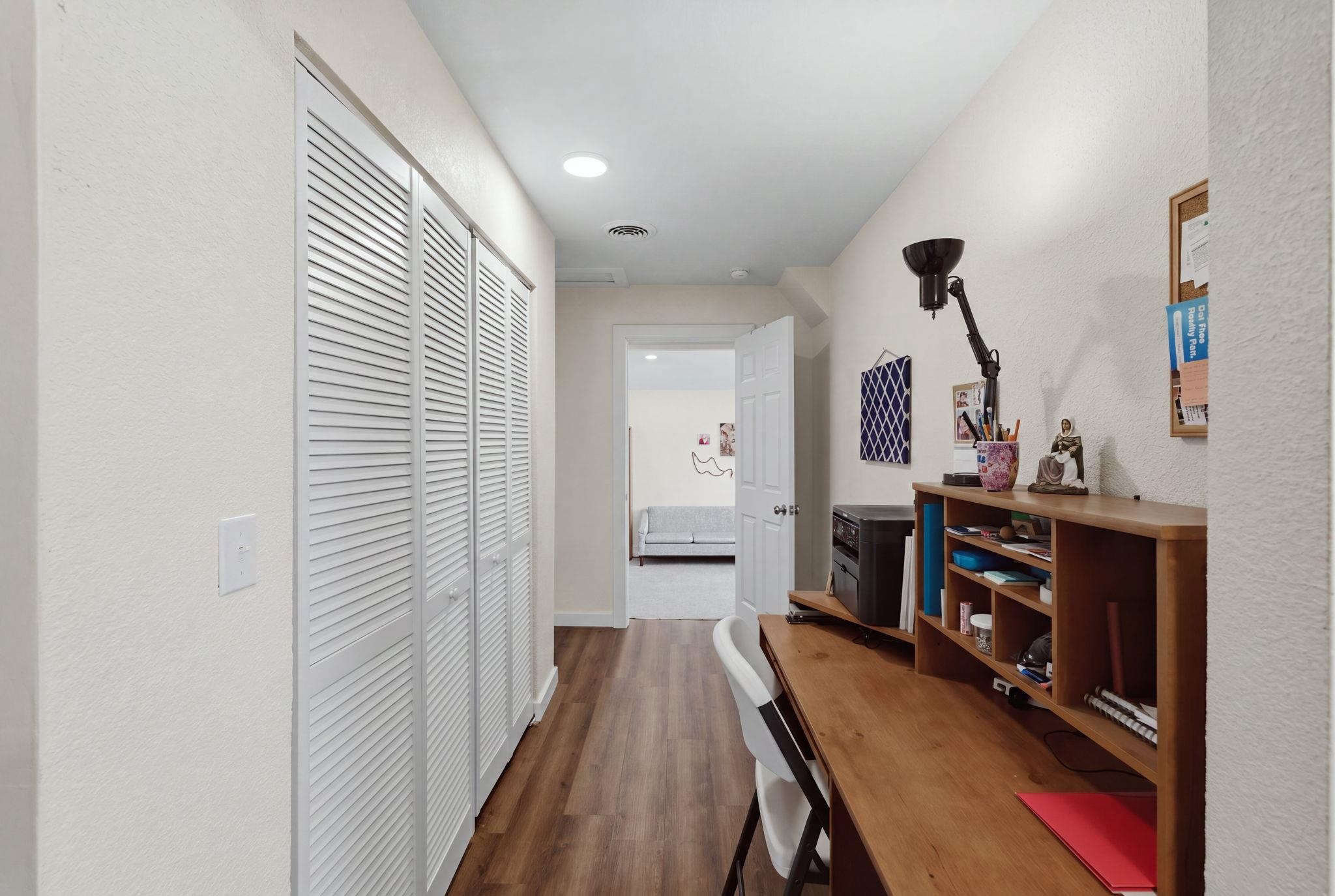 1601 W Regal